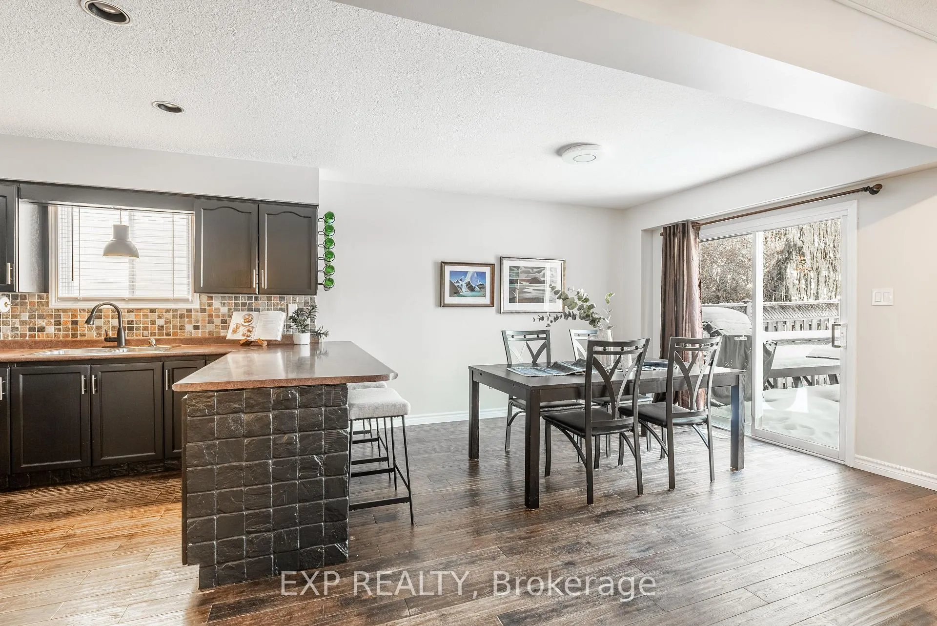 Photo 20 of 26 Gregg Court, Kitchener — HOMEH
