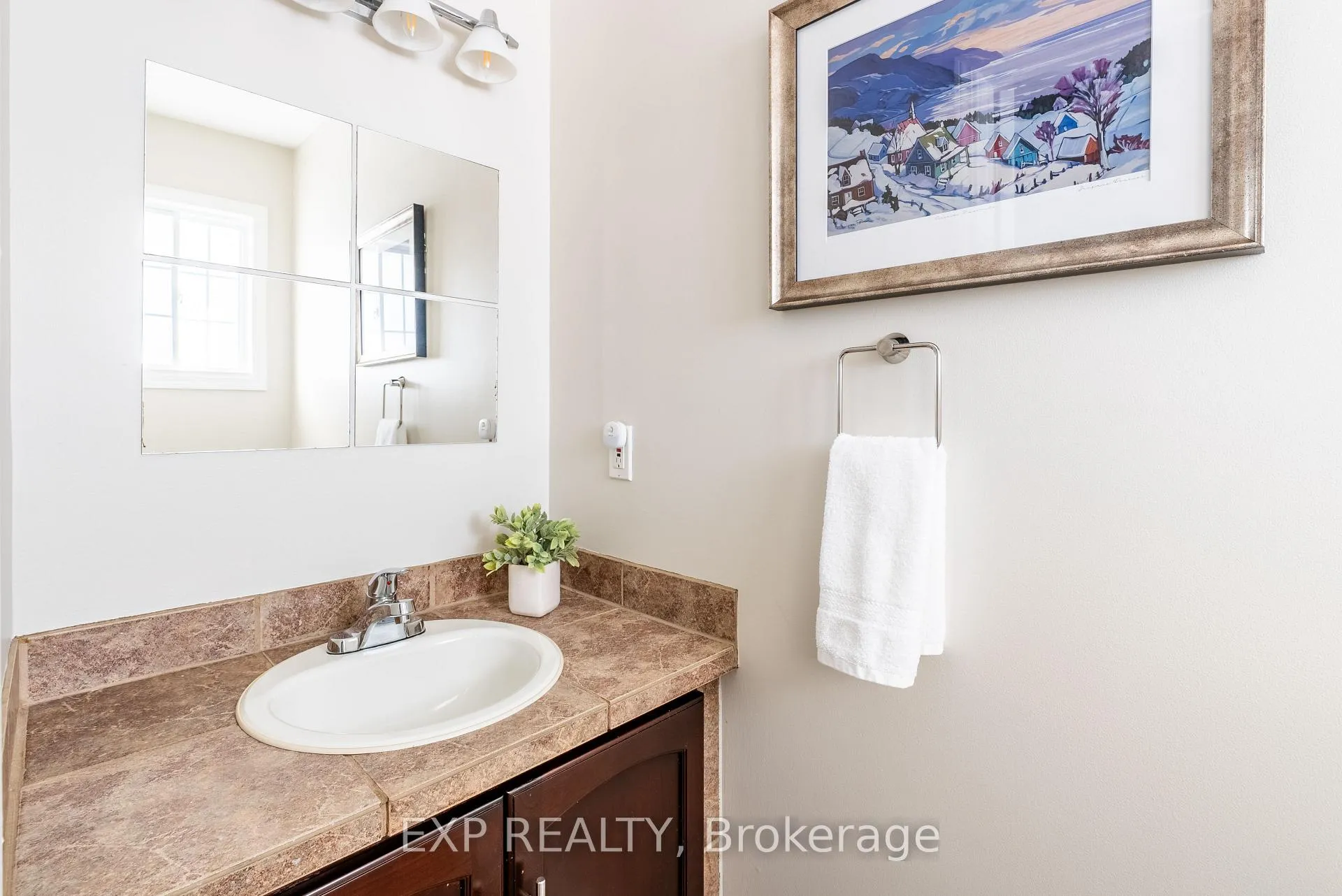 Photo 21 of 26 Gregg Court, Kitchener — HOMEH