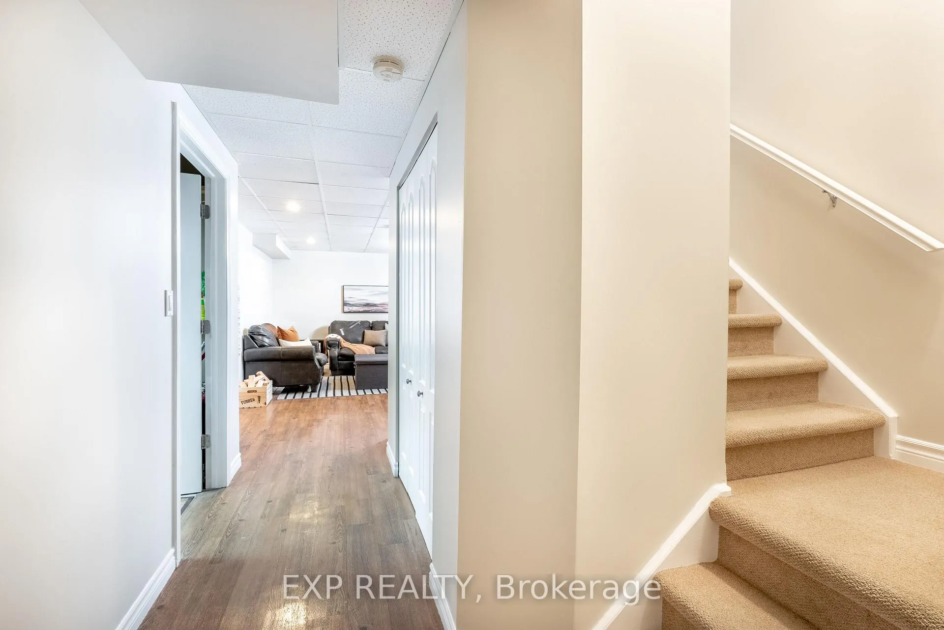 Photo 30 of 26 Gregg Court, Kitchener — HOMEH