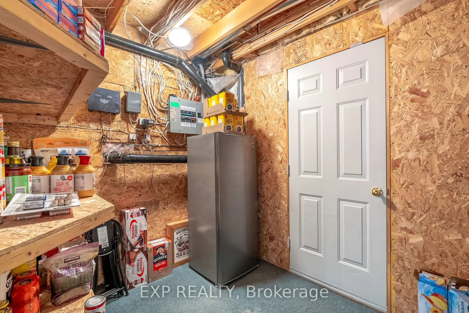 Photo 33 of 26 Gregg Court, Kitchener — HOMEH