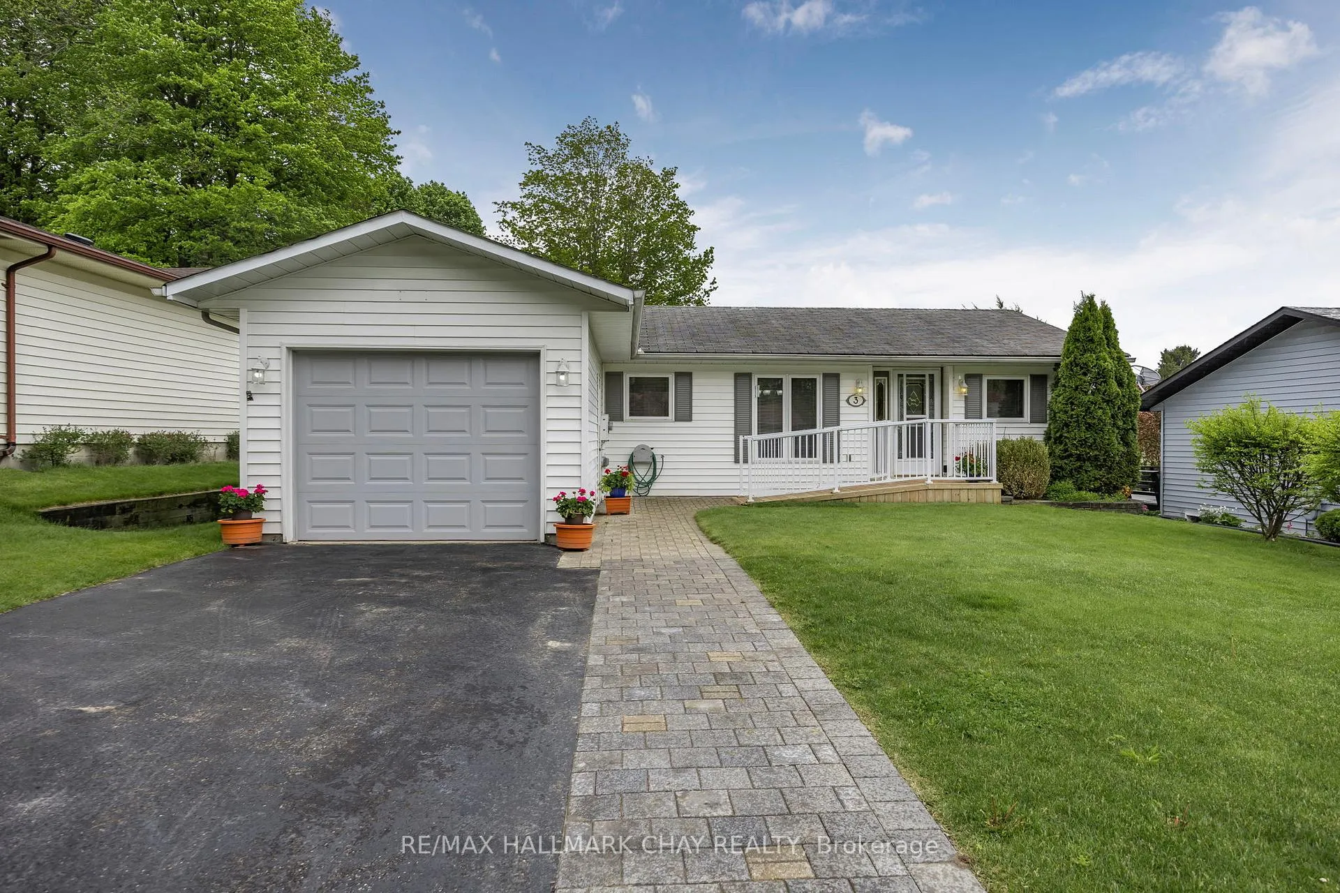 Front of 3 Pinetree Court