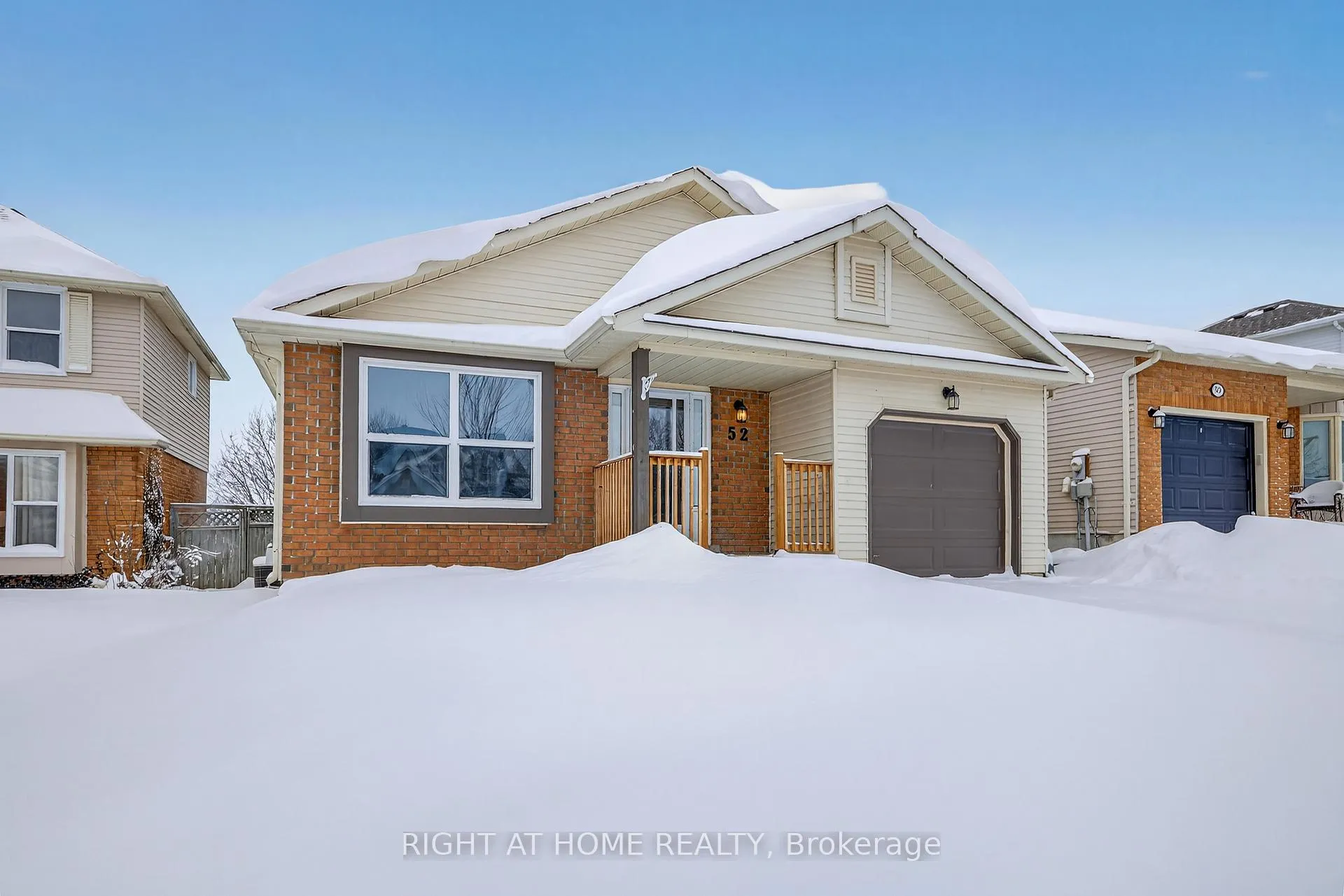 Photo 2 of 52 Gosney Crescent, Barrie, Painswick North — HOMEH