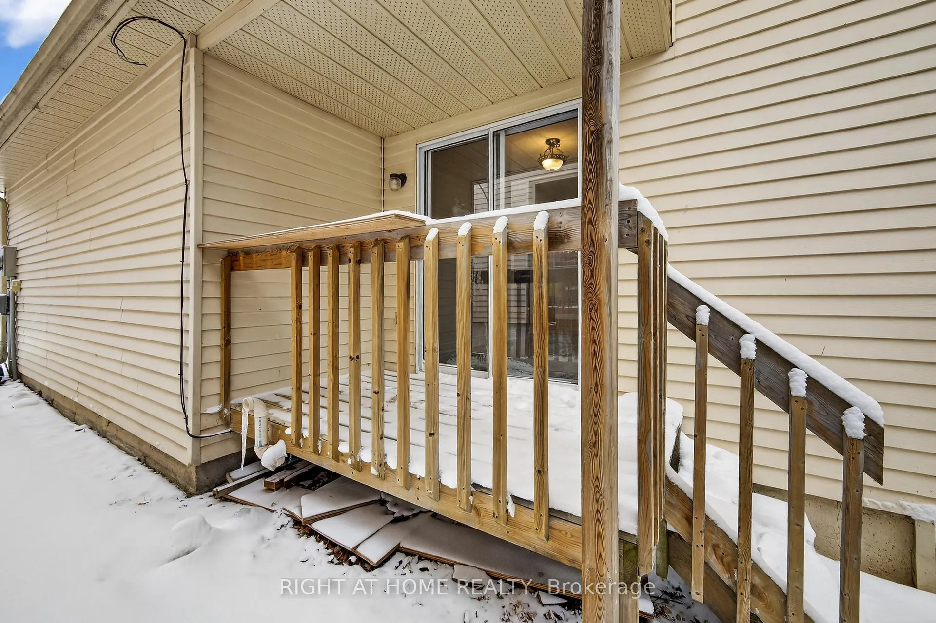 Photo 4 of 52 Gosney Crescent, Barrie, Painswick North — HOMEH