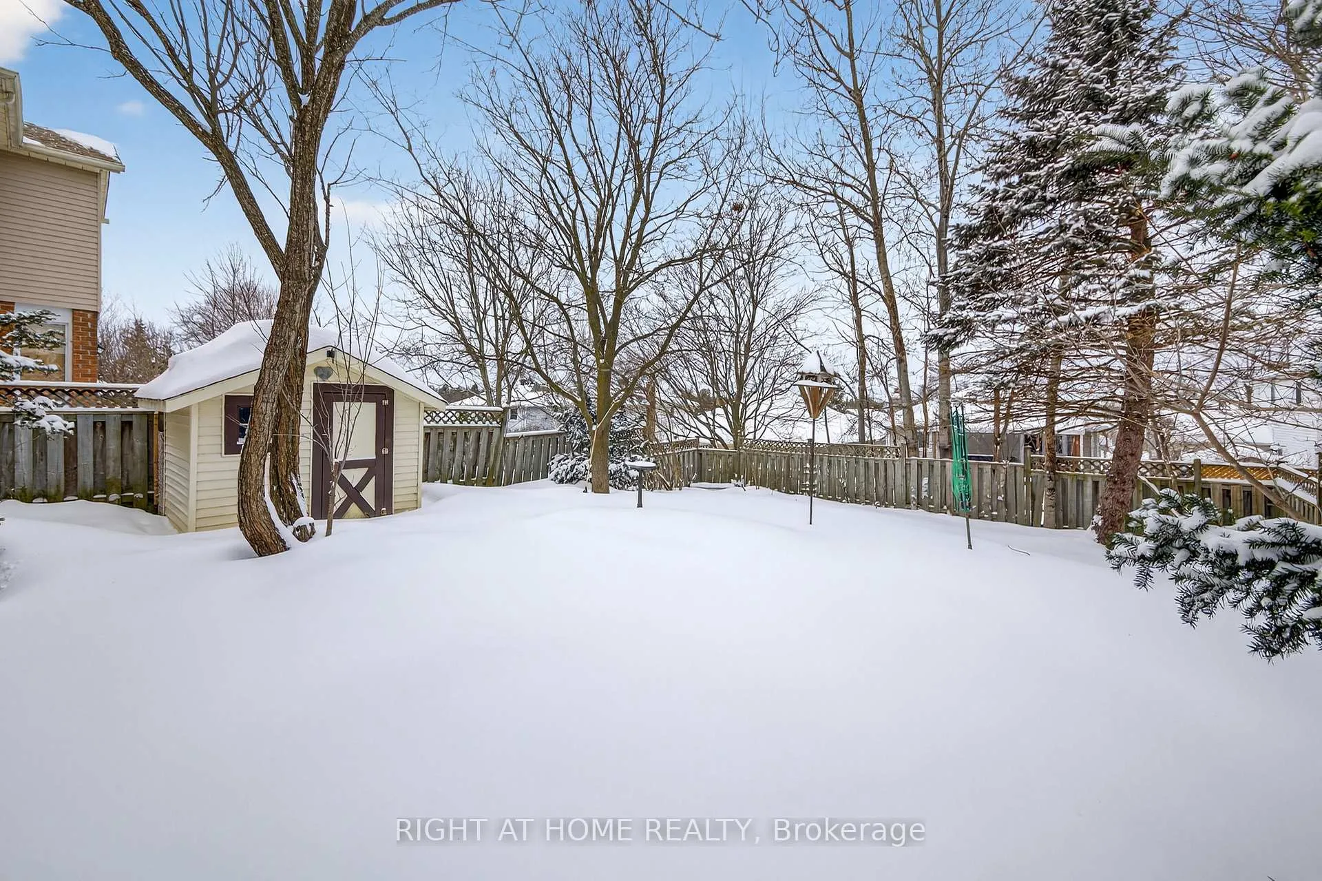 Photo 5 of 52 Gosney Crescent, Barrie, Painswick North — HOMEH