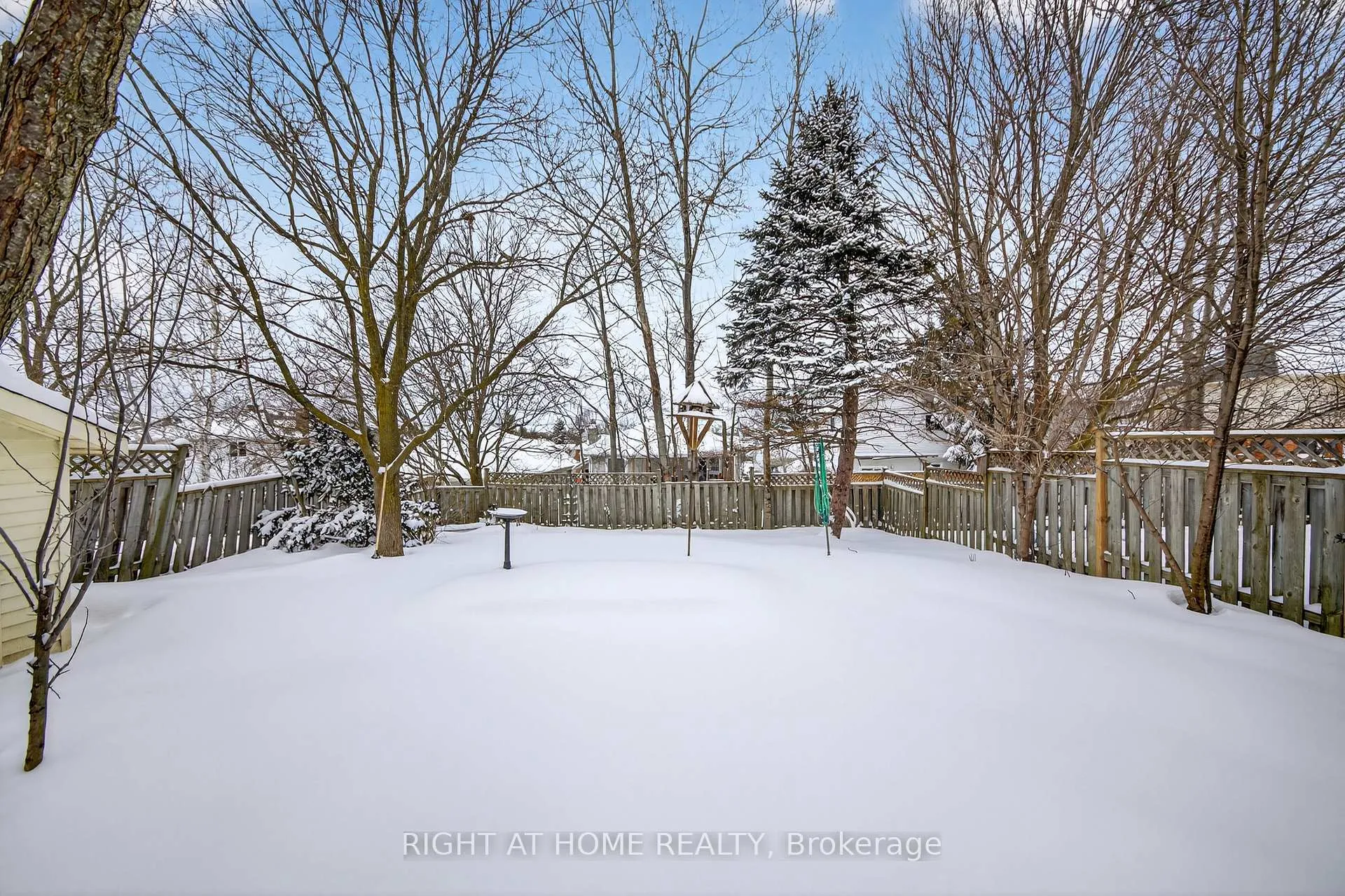 Photo 6 of 52 Gosney Crescent, Barrie, Painswick North — HOMEH