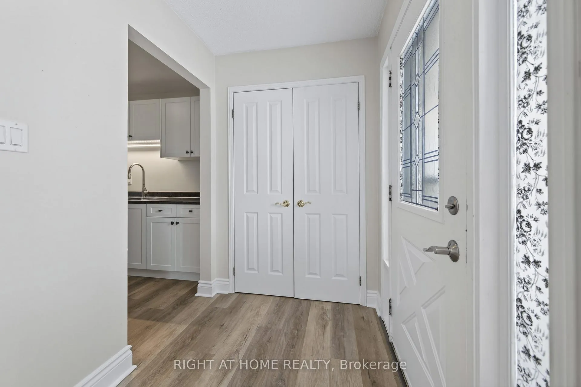 Photo 7 of 52 Gosney Crescent, Barrie, Painswick North — HOMEH