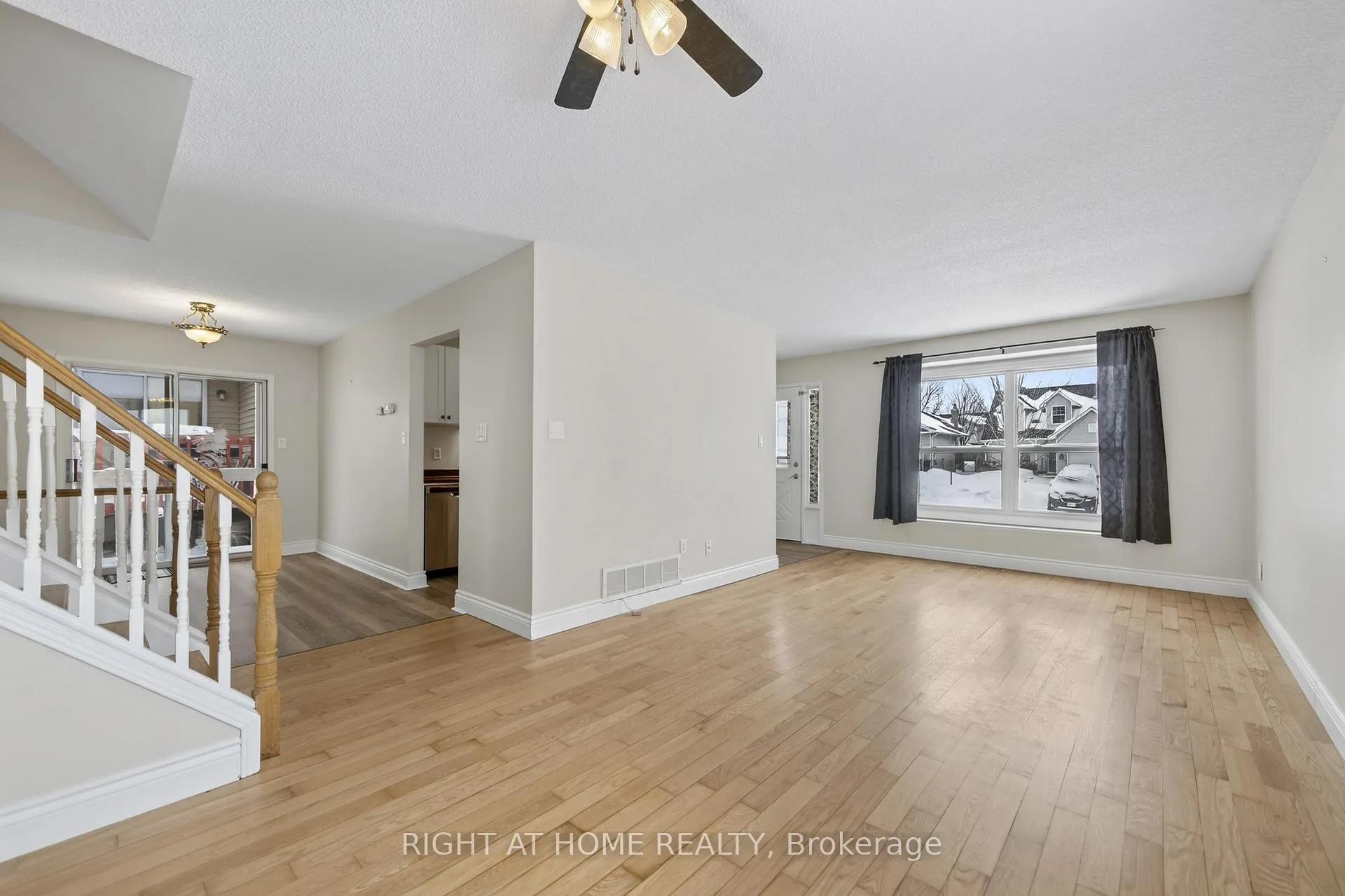 Photo 9 of 52 Gosney Crescent, Barrie, Painswick North — HOMEH