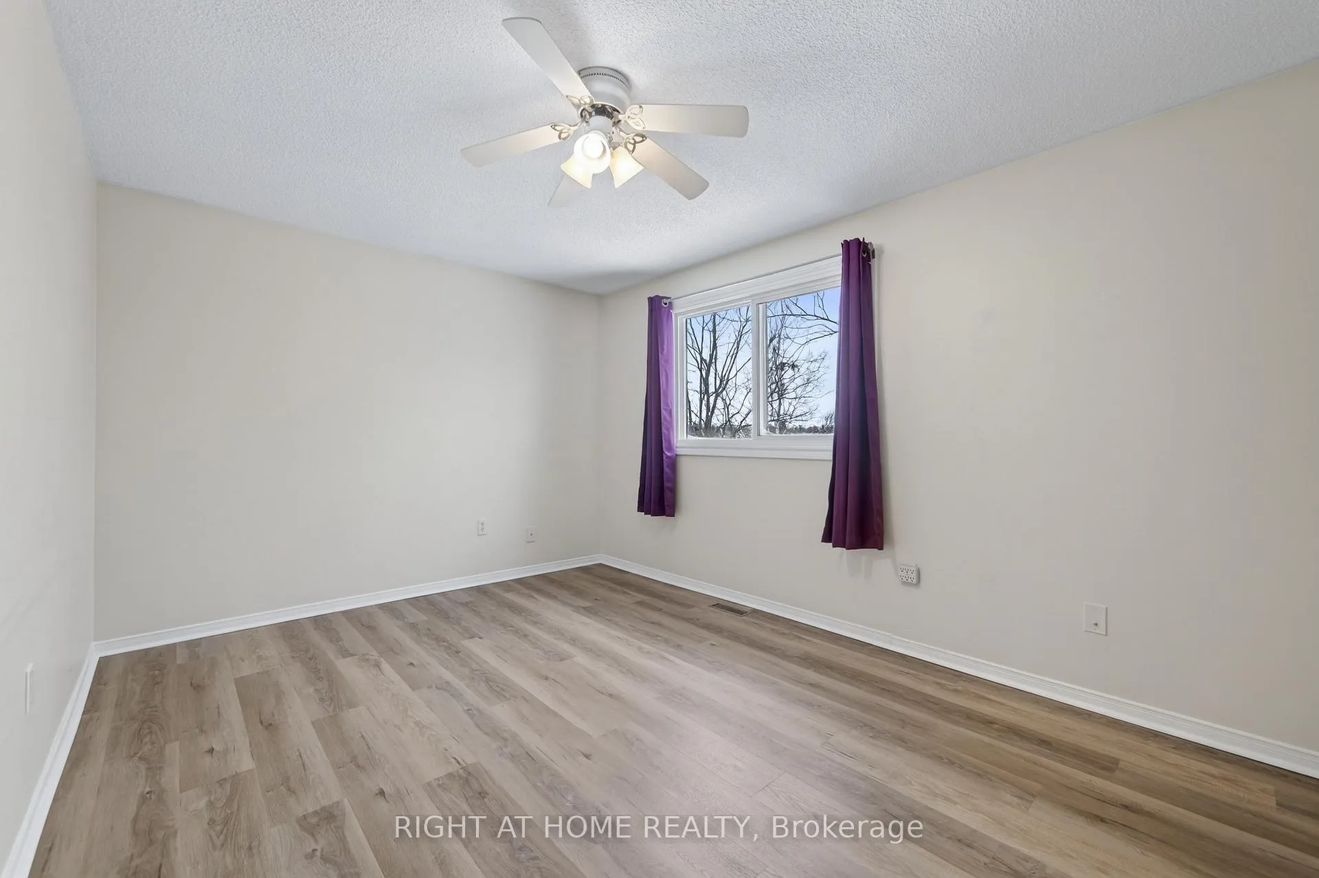 Photo 17 of 52 Gosney Crescent, Barrie, Painswick North — HOMEH