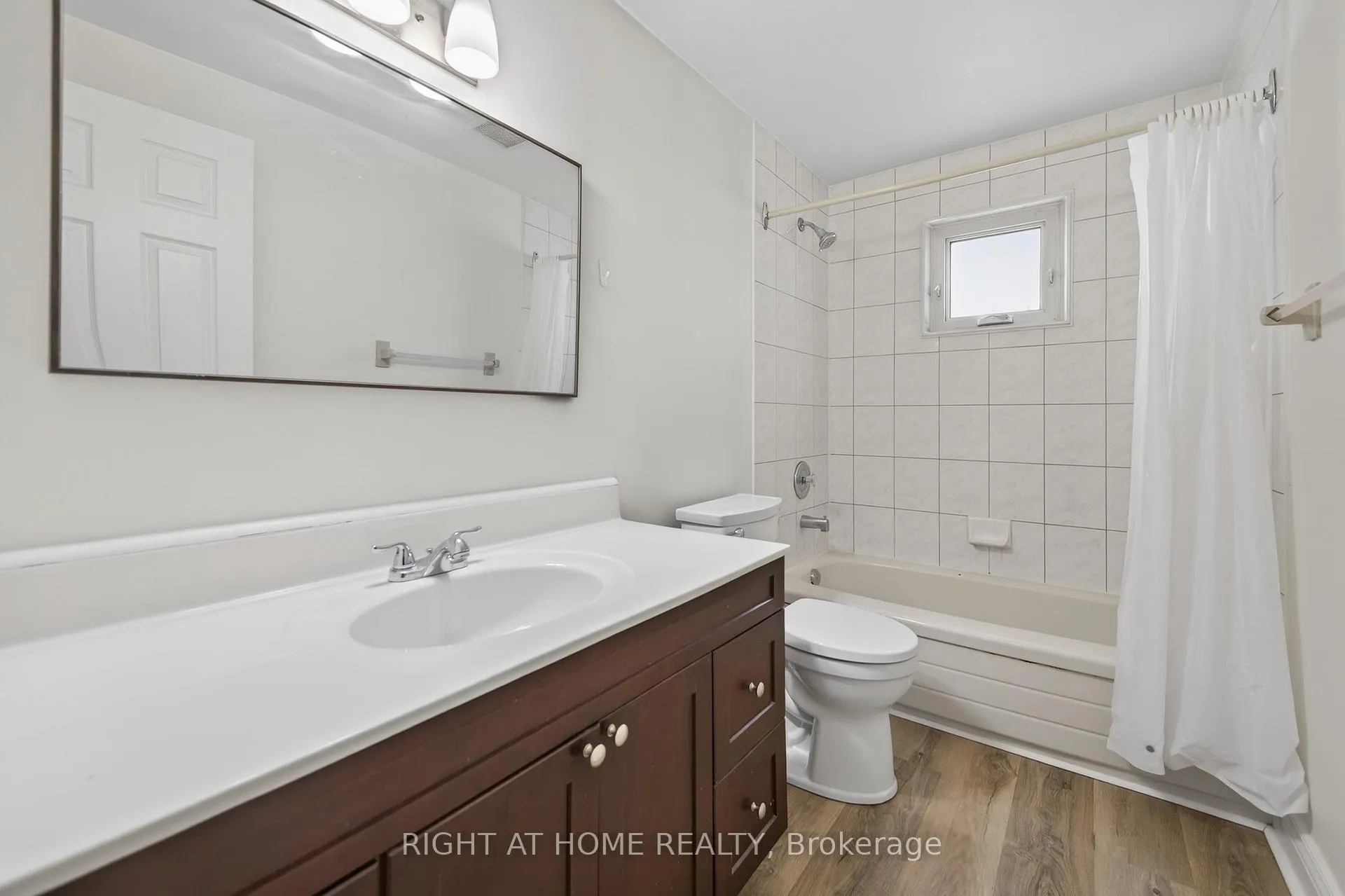 Photo 18 of 52 Gosney Crescent, Barrie, Painswick North — HOMEH