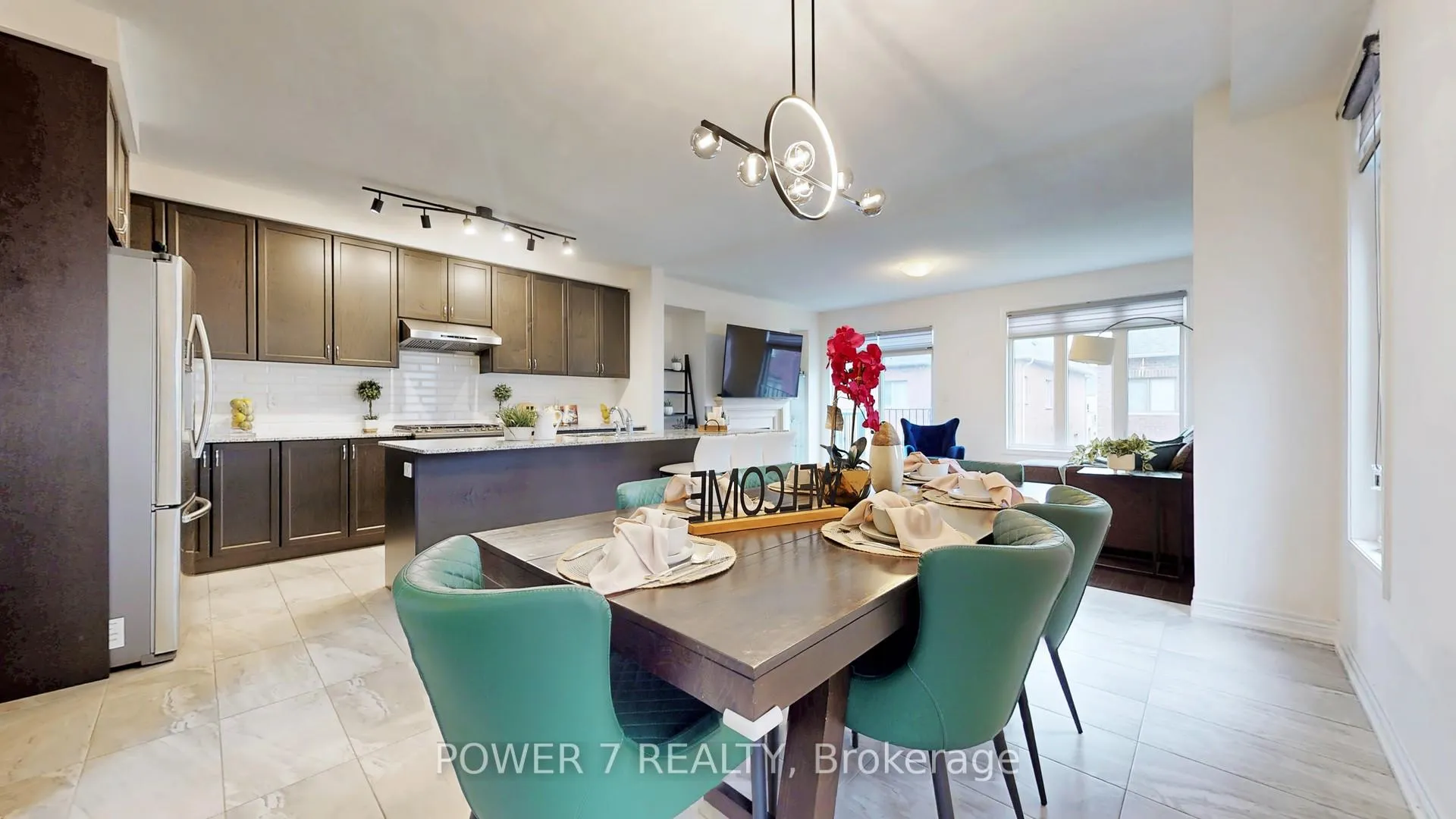 Photo 10 of 381 Chouinard Way, Aurora, Rural Aurora — HOMEH