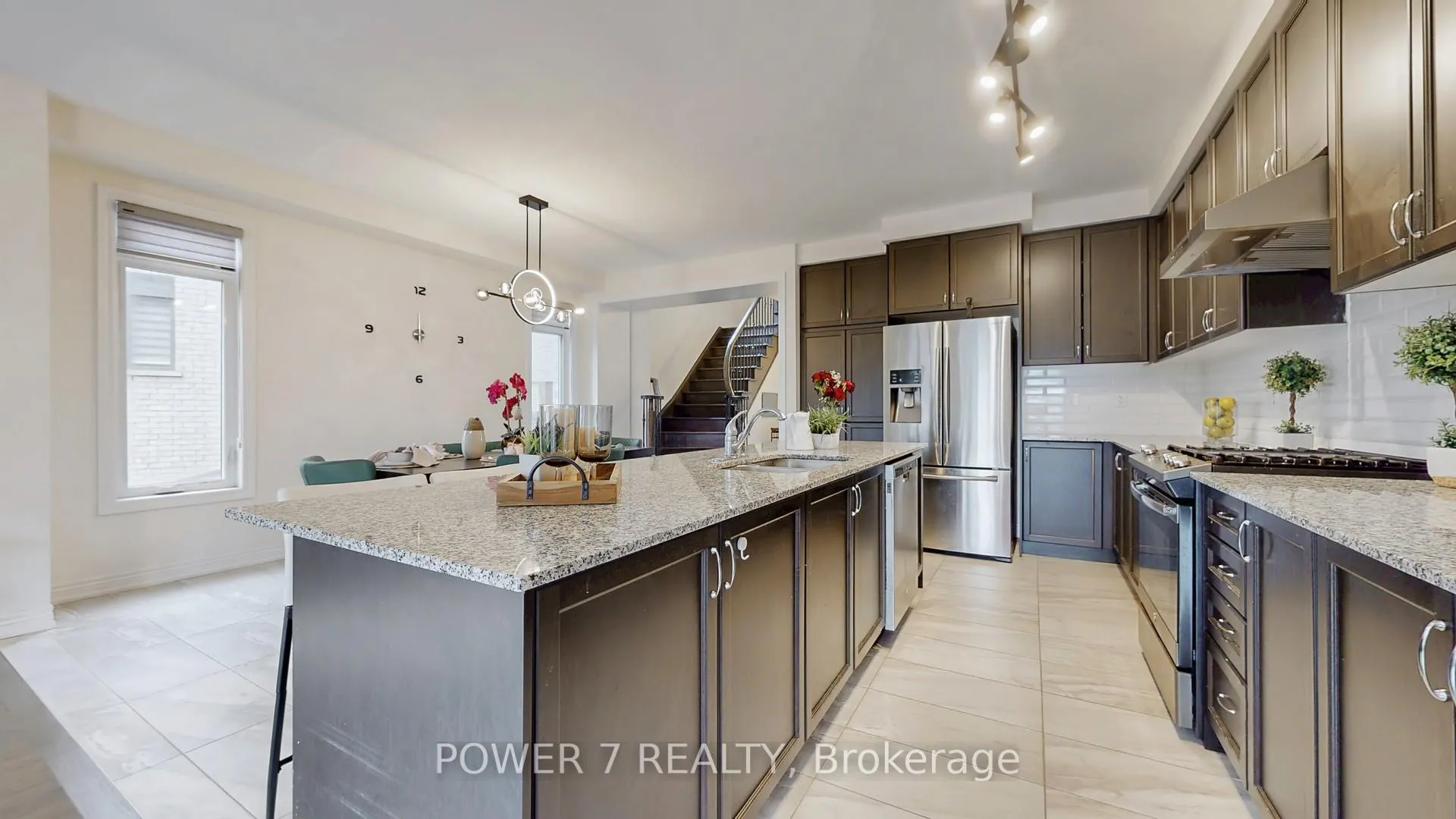 Photo 13 of 381 Chouinard Way, Aurora, Rural Aurora — HOMEH