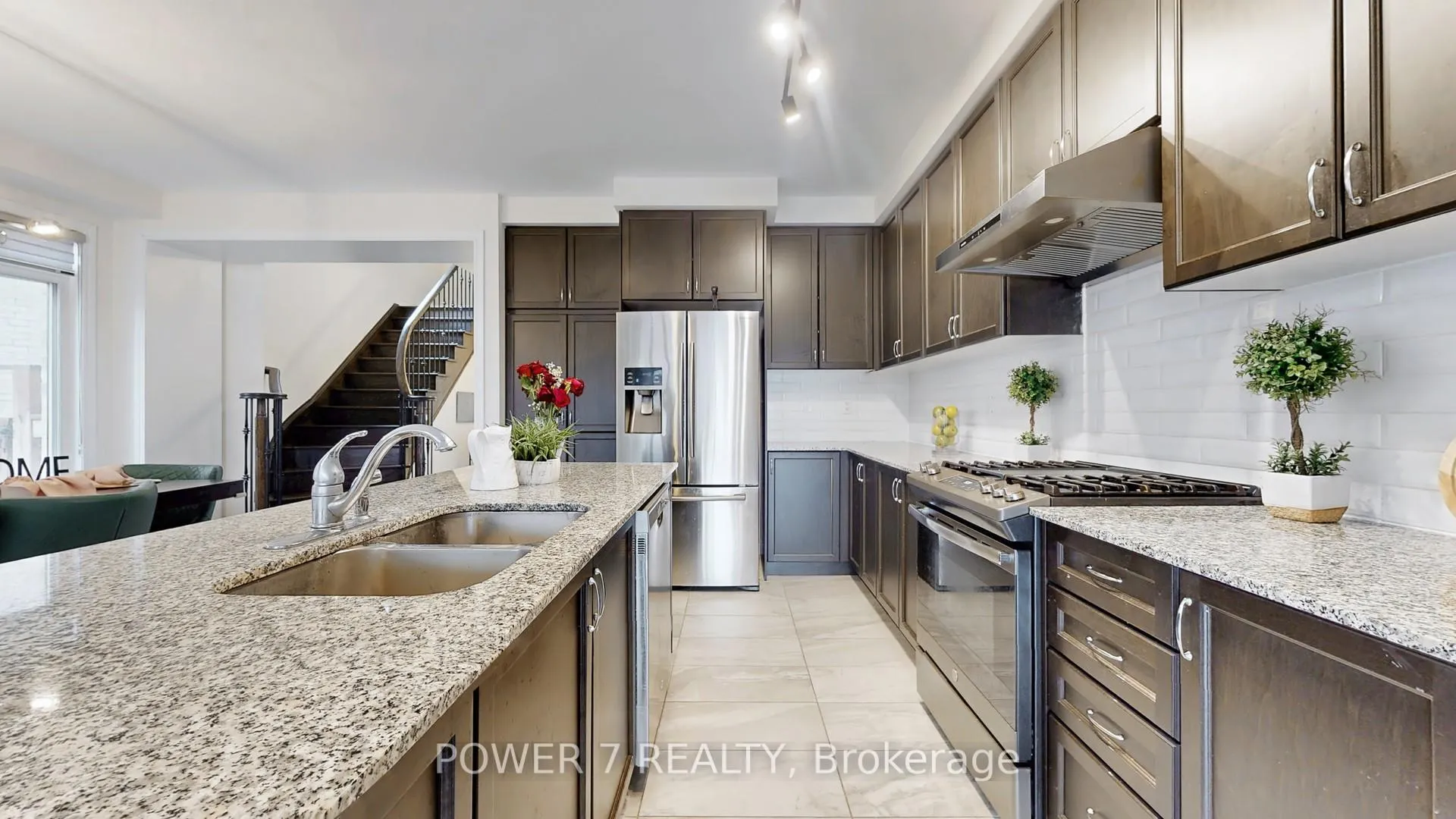 Photo 14 of 381 Chouinard Way, Aurora, Rural Aurora — HOMEH