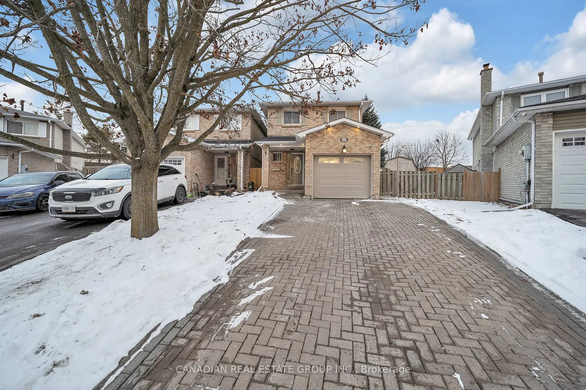 Photo 2 of 1242 Delmark Court E, Oshawa, Donevan — HOMEH