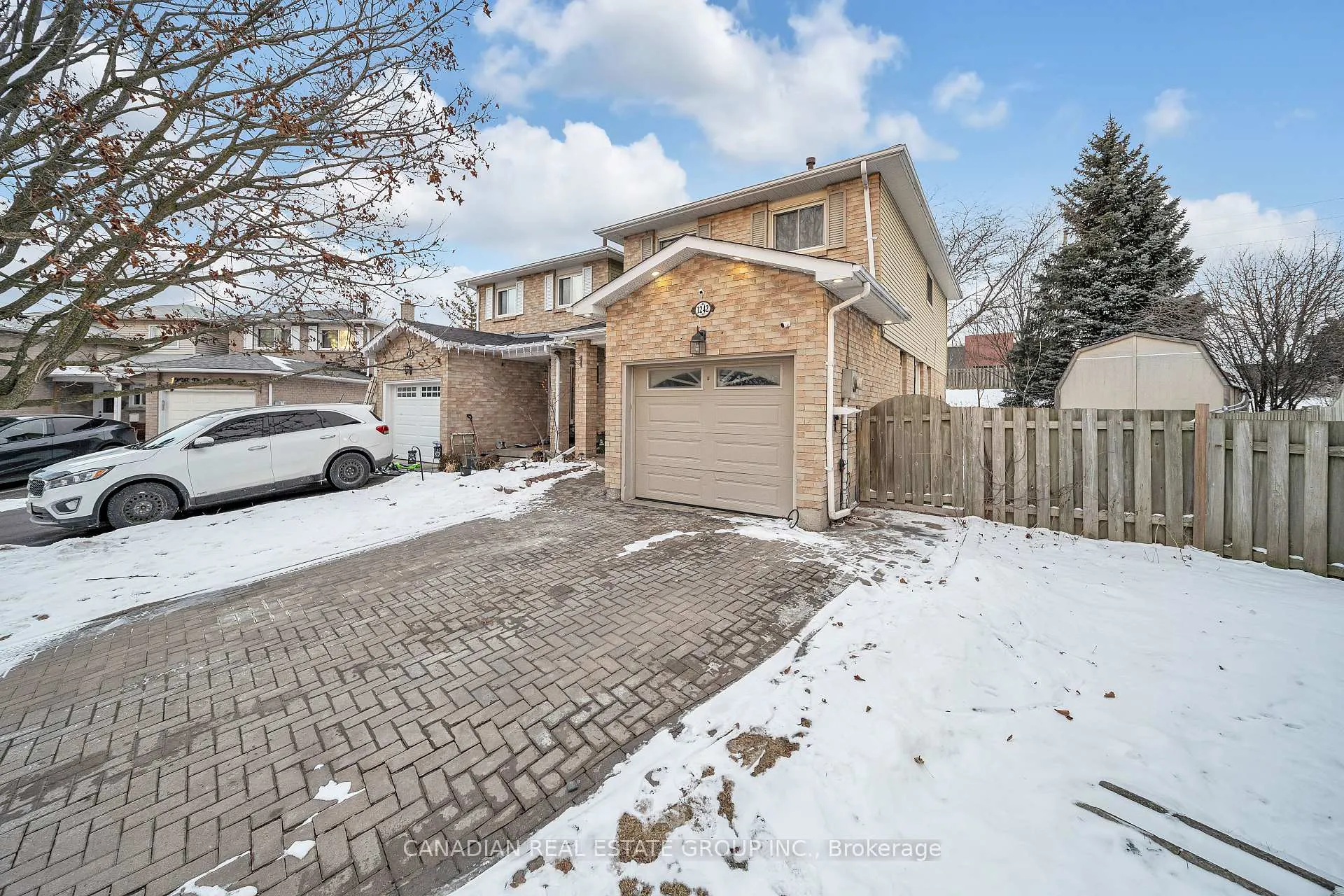 Photo 3 of 1242 Delmark Court E, Oshawa, Donevan — HOMEH
