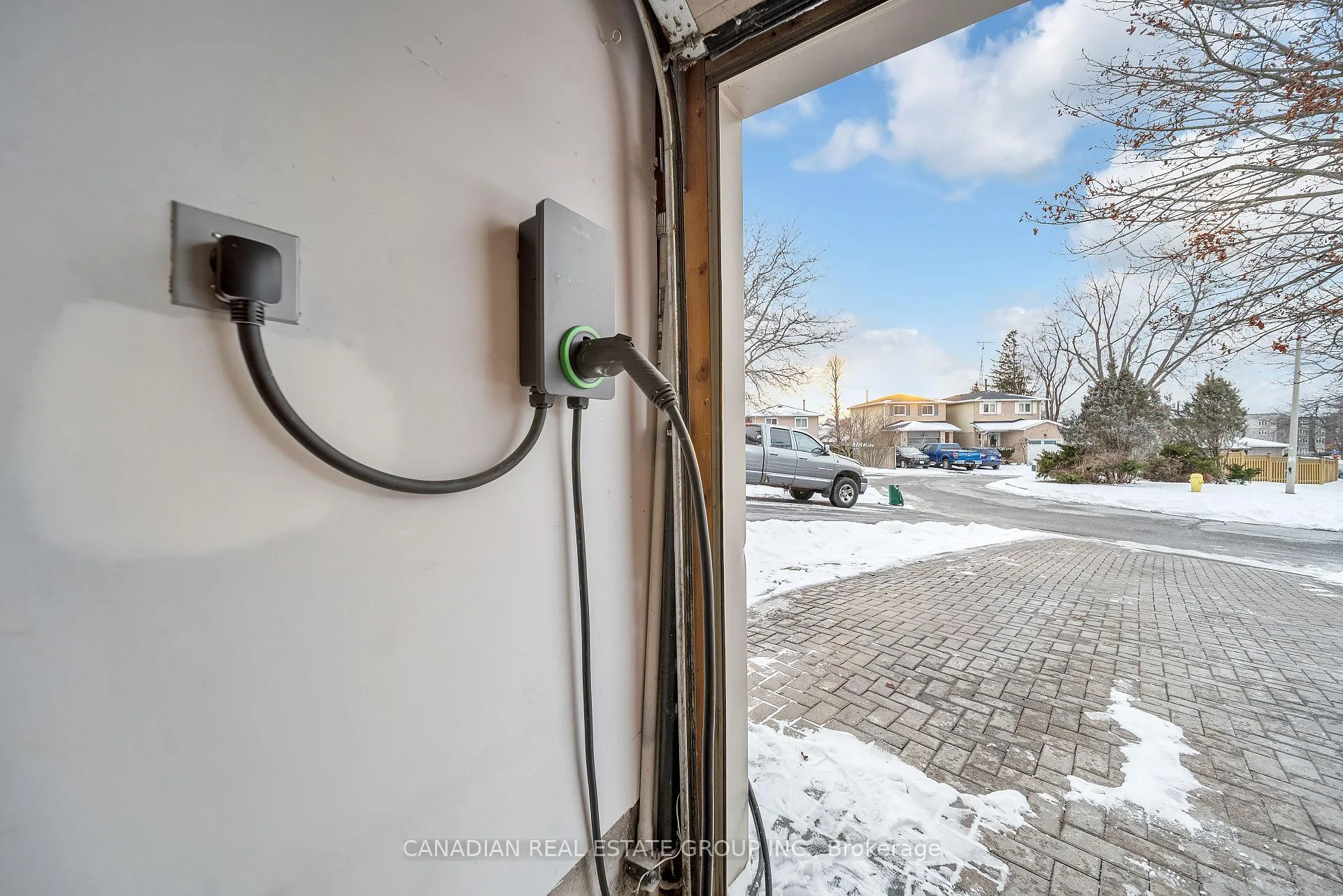 Photo 8 of 1242 Delmark Court E, Oshawa, Donevan — HOMEH