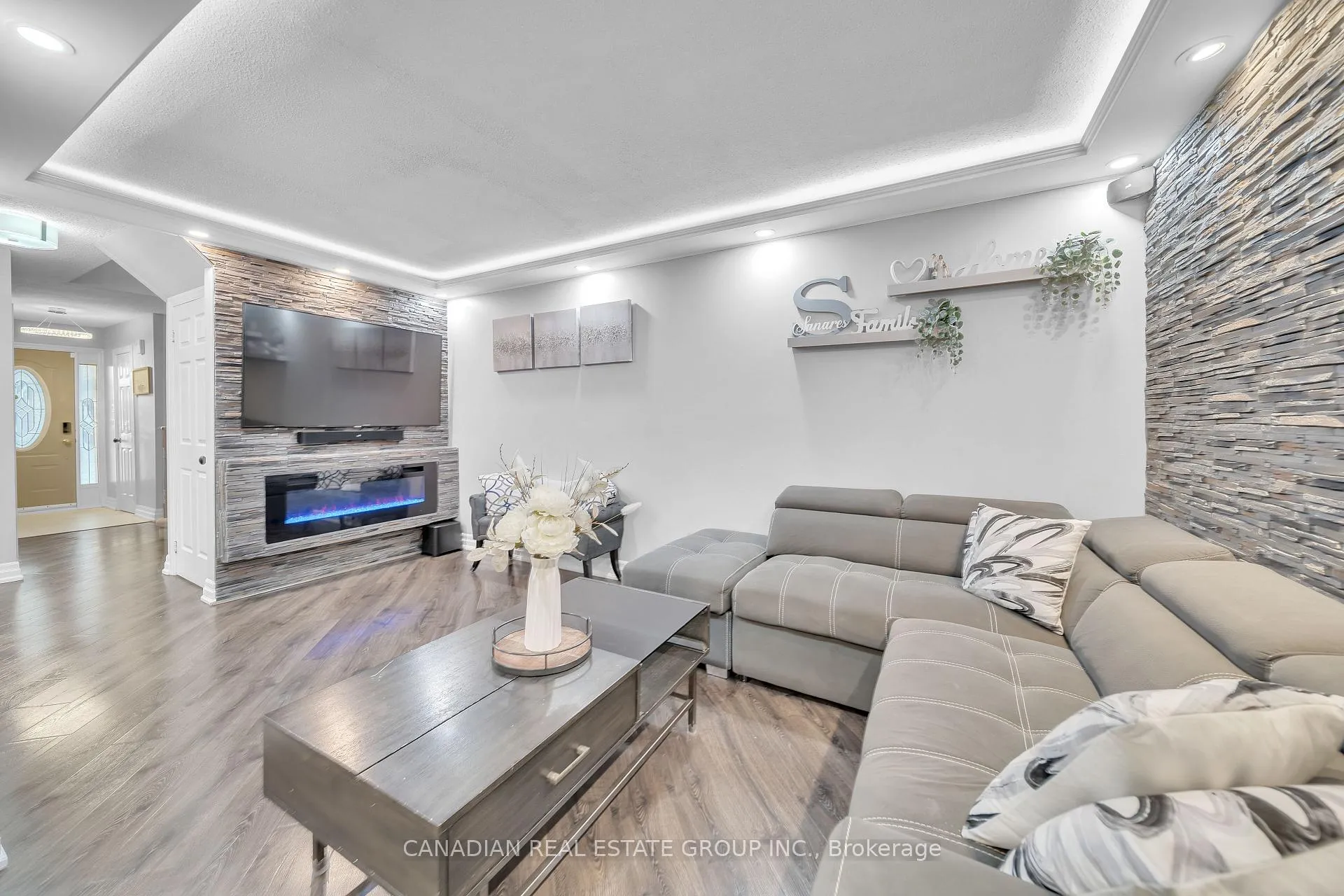 Photo 13 of 1242 Delmark Court E, Oshawa, Donevan — HOMEH