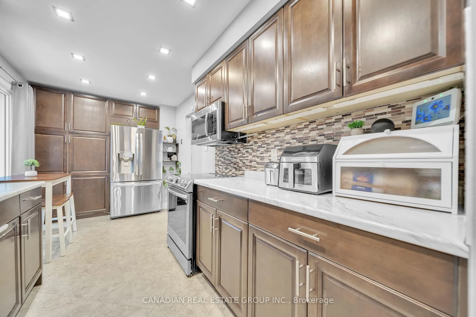 Photo 17 of 1242 Delmark Court E, Oshawa, Donevan — HOMEH