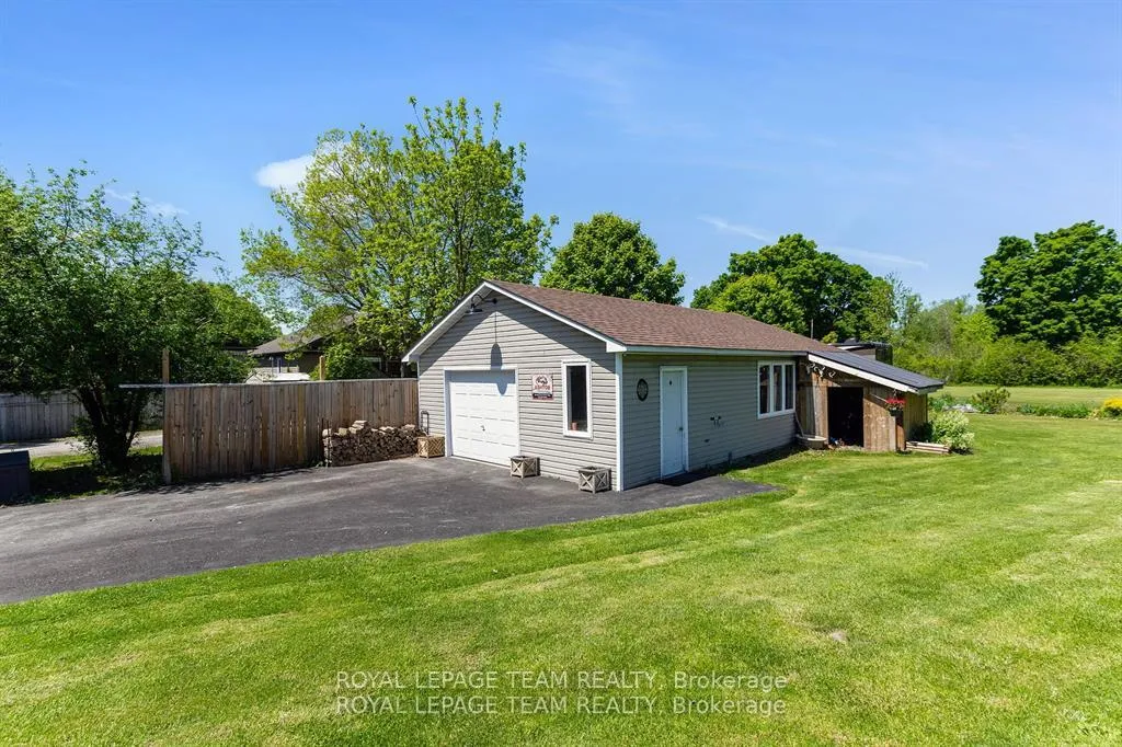 Photo 7 of 419 Lake Avenue E, Beckwith, Beckwith Twp — HOMEH