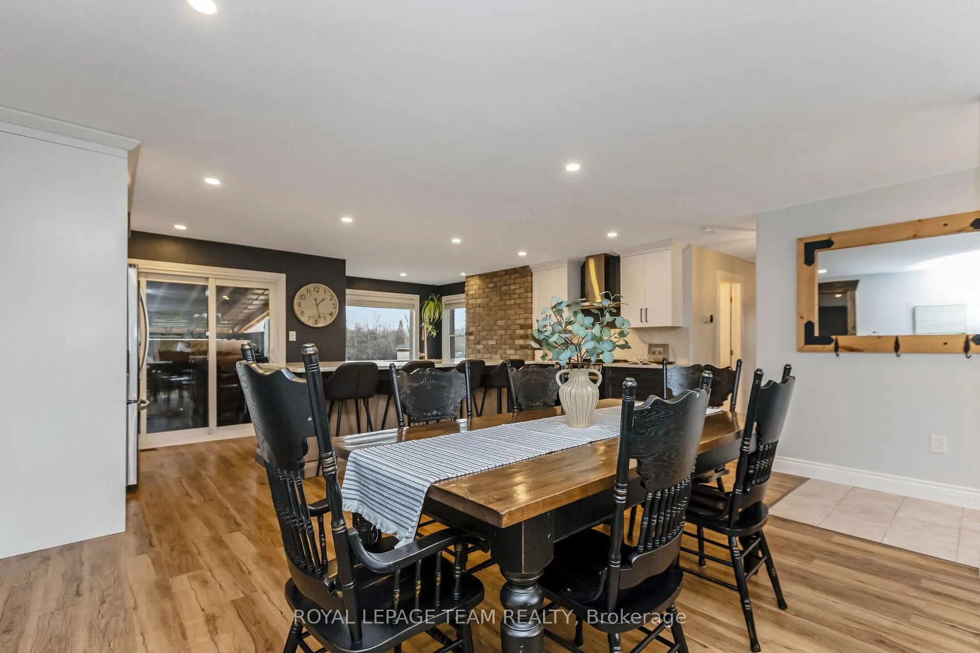 Photo 9 of 419 Lake Avenue E, Beckwith, Beckwith Twp — HOMEH