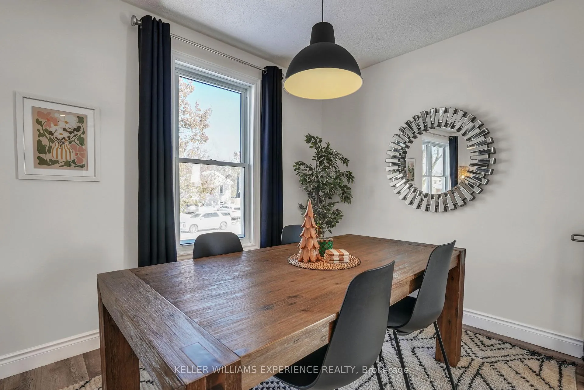 Photo 5 of 43 Knicely Road, Barrie, Painswick North — HOMEH