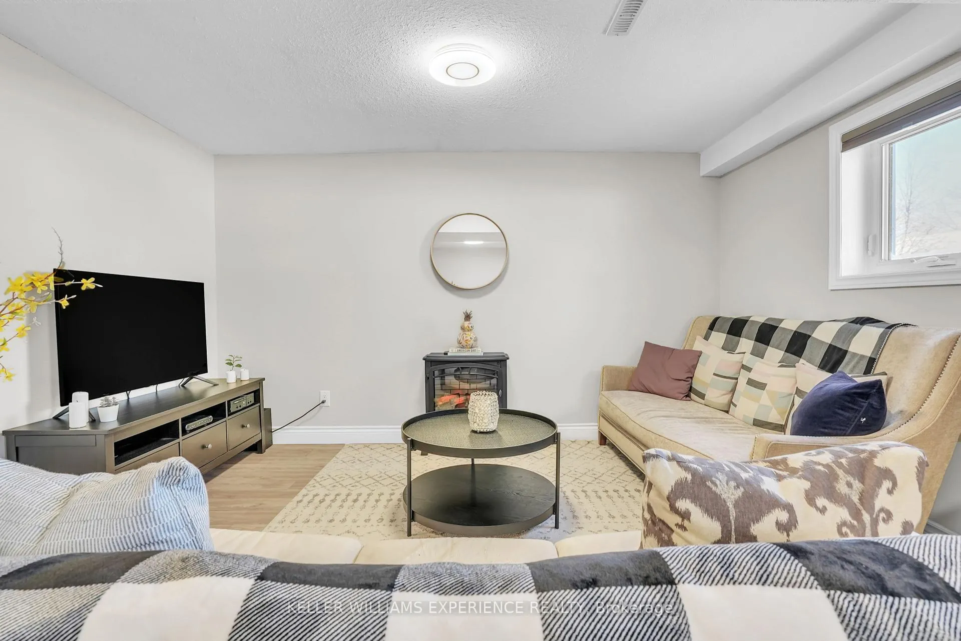 Photo 15 of 43 Knicely Road, Barrie, Painswick North — HOMEH