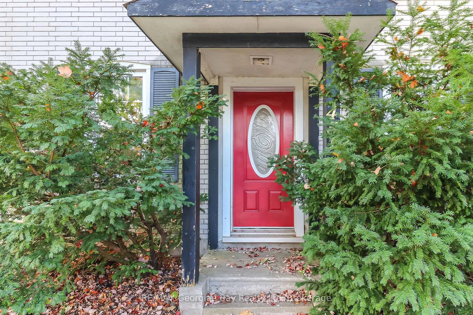Photo 6 of 456 Queen Street, Midland — HOMEH
