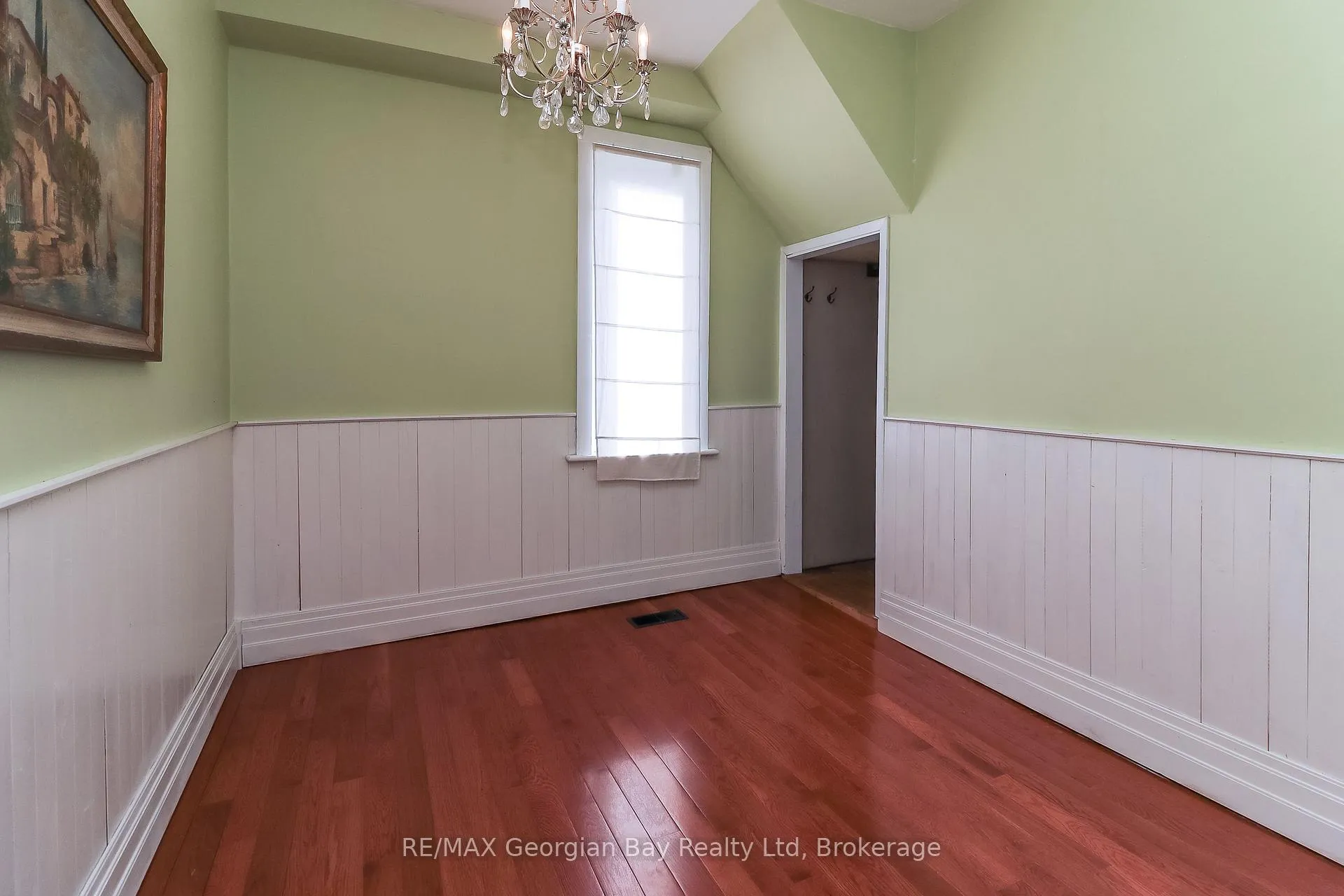 Photo 13 of 456 Queen Street, Midland — HOMEH