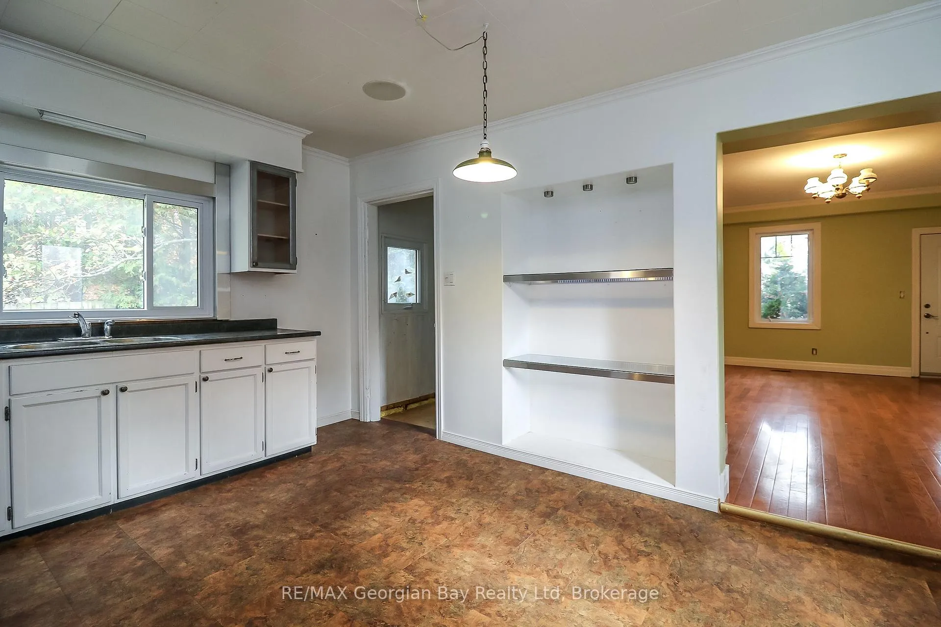 Photo 16 of 456 Queen Street, Midland — HOMEH
