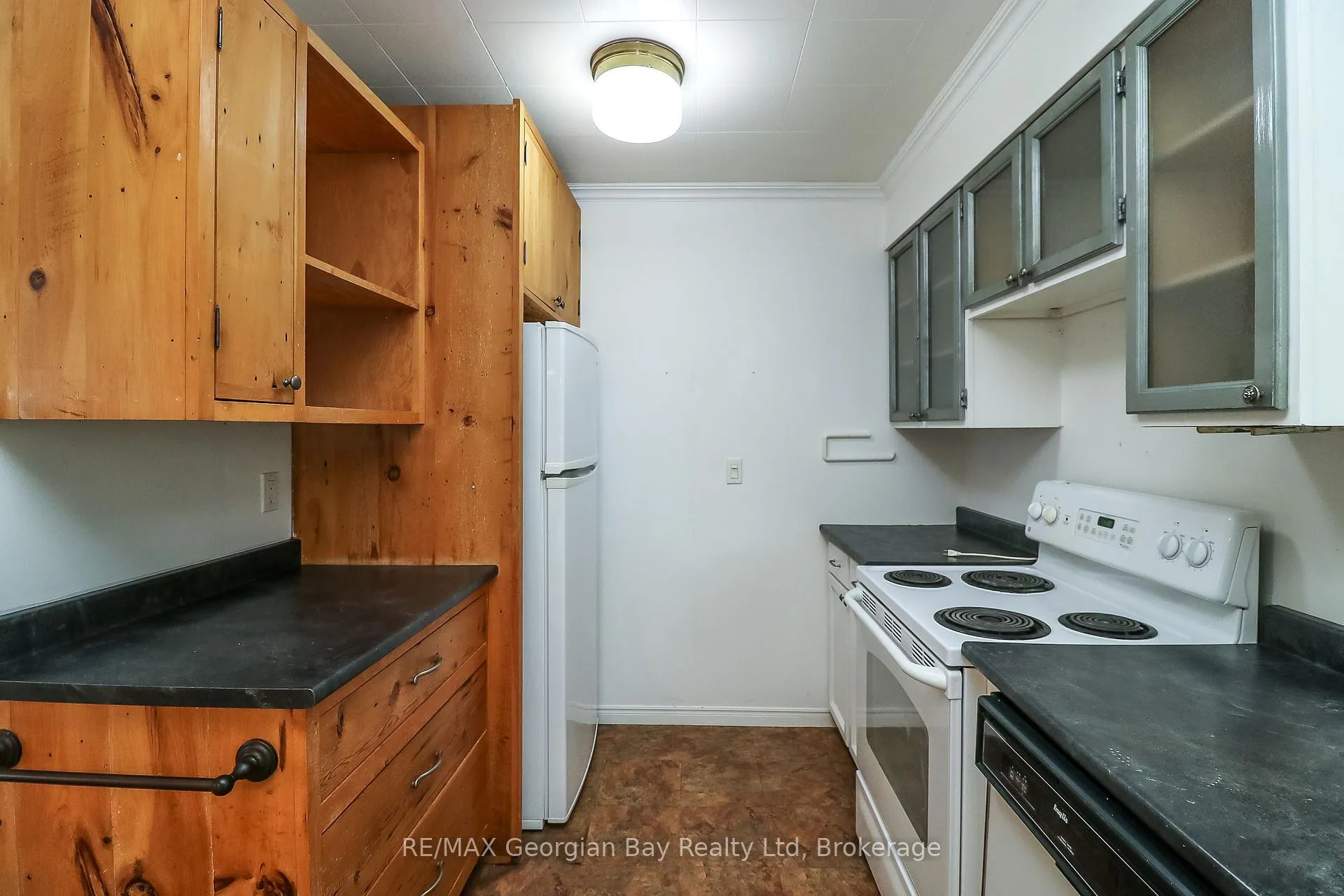 Photo 18 of 456 Queen Street, Midland — HOMEH