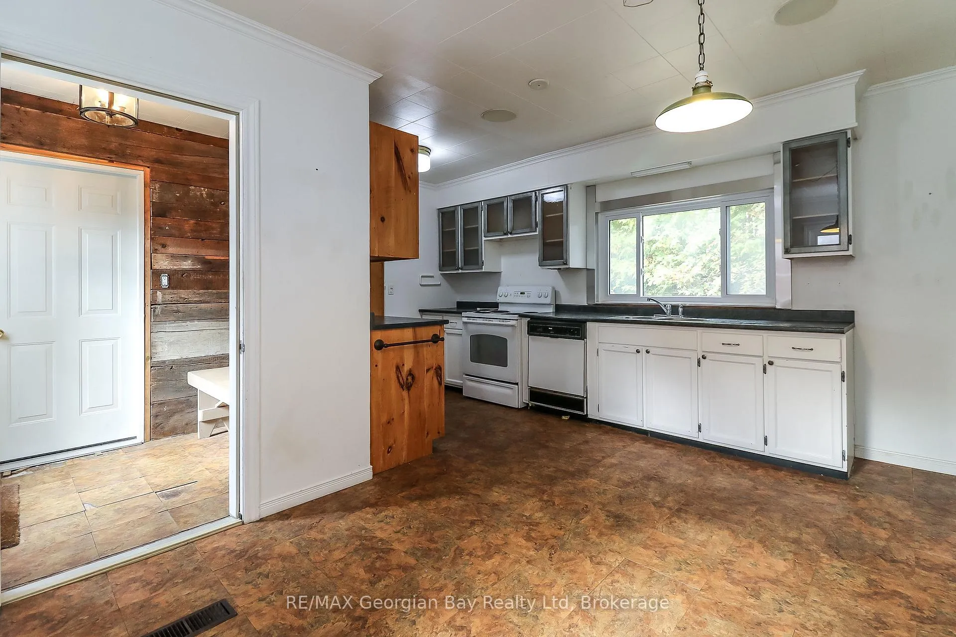 Photo 19 of 456 Queen Street, Midland — HOMEH