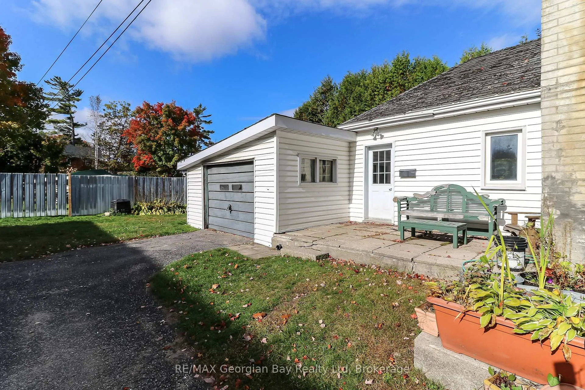 Photo 23 of 456 Queen Street, Midland — HOMEH