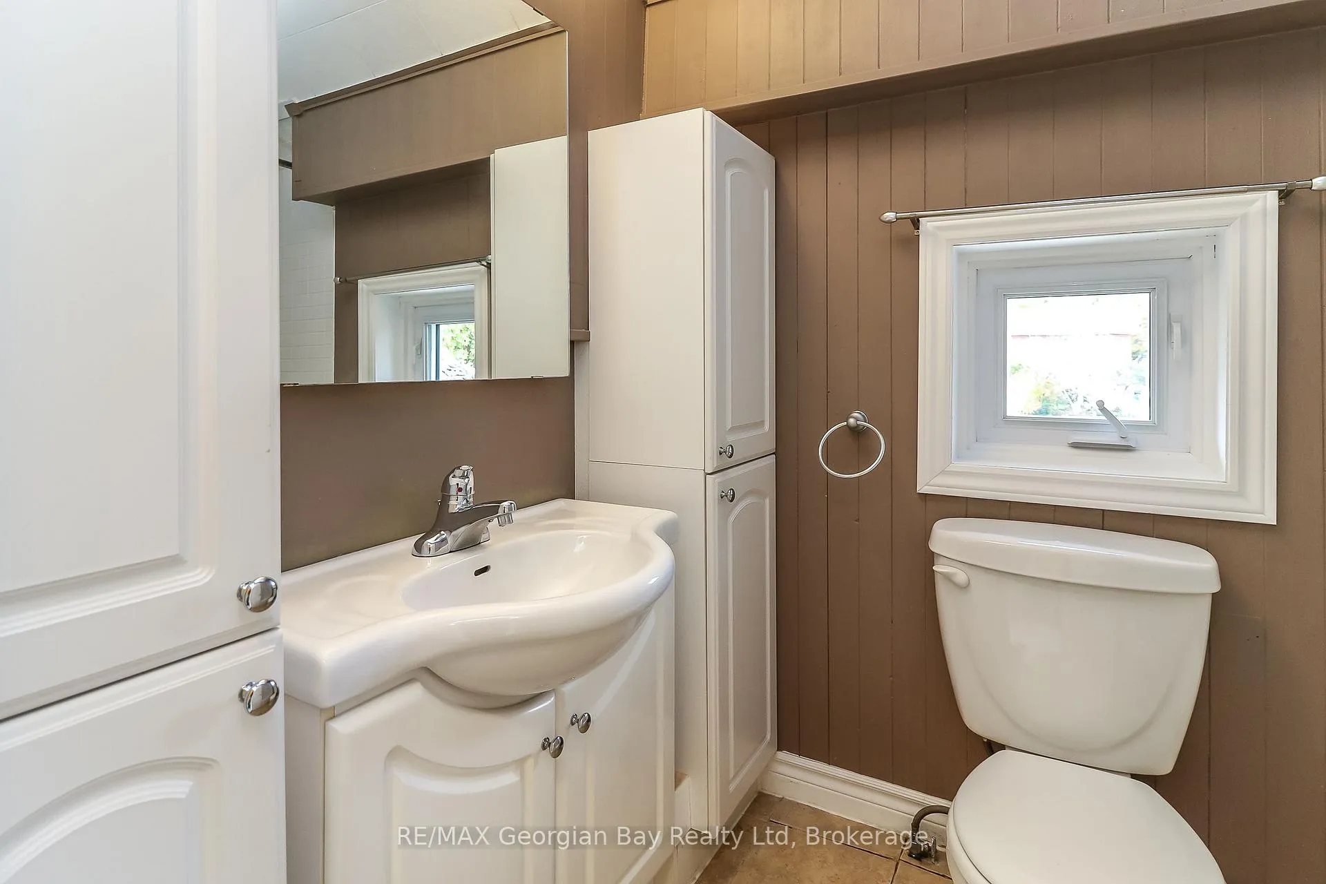 Photo 27 of 456 Queen Street, Midland — HOMEH