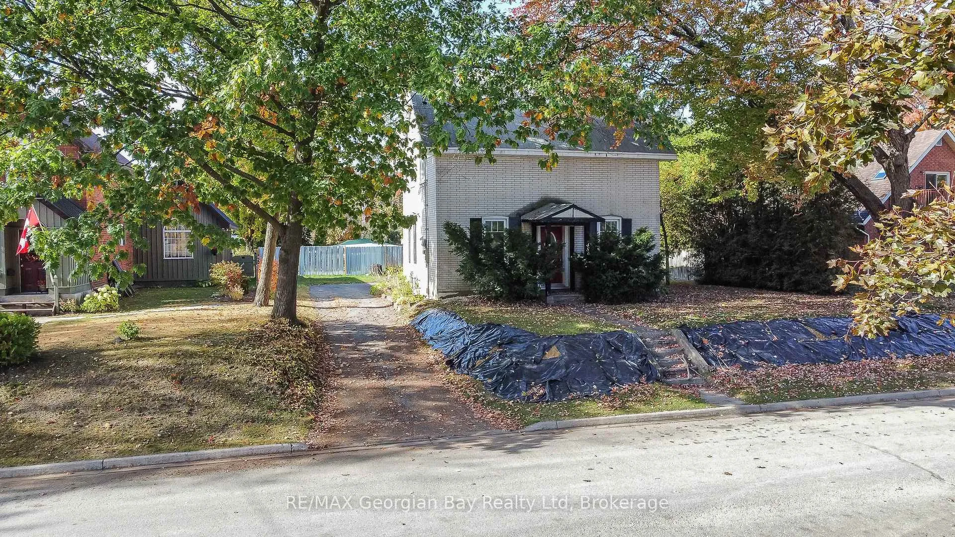 Photo 33 of 456 Queen Street, Midland — HOMEH
