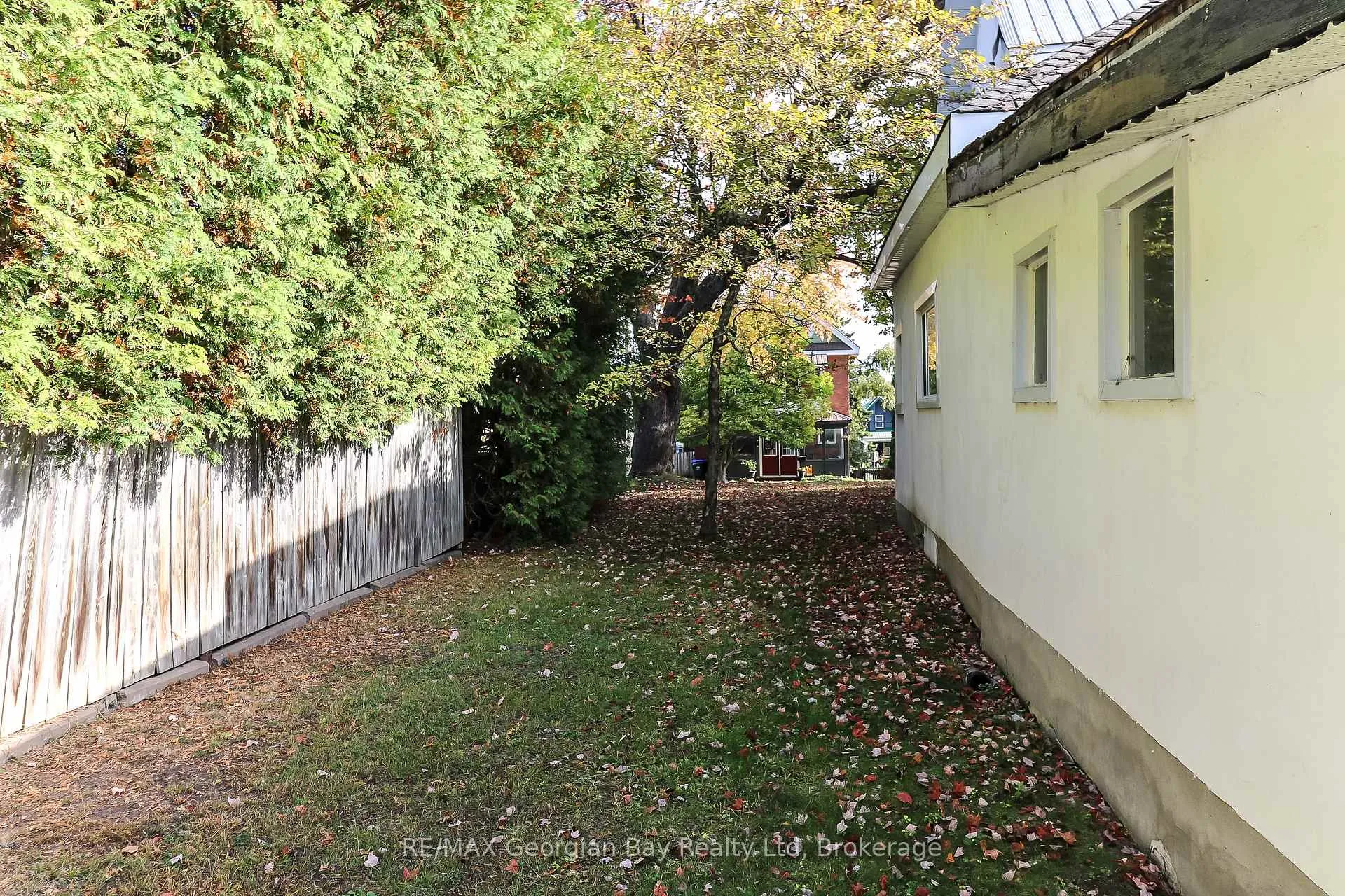 Photo 34 of 456 Queen Street, Midland — HOMEH