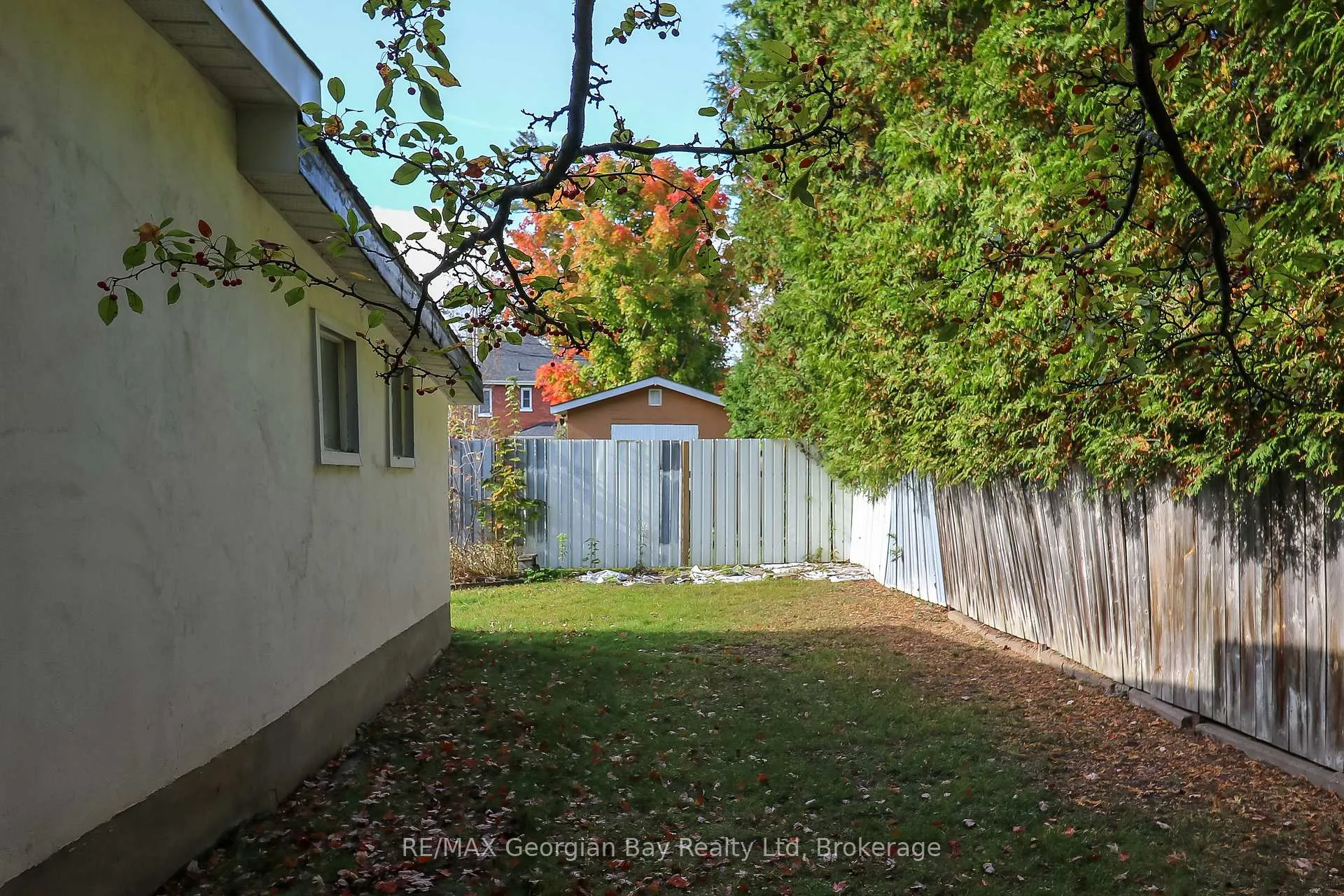 Photo 36 of 456 Queen Street, Midland — HOMEH