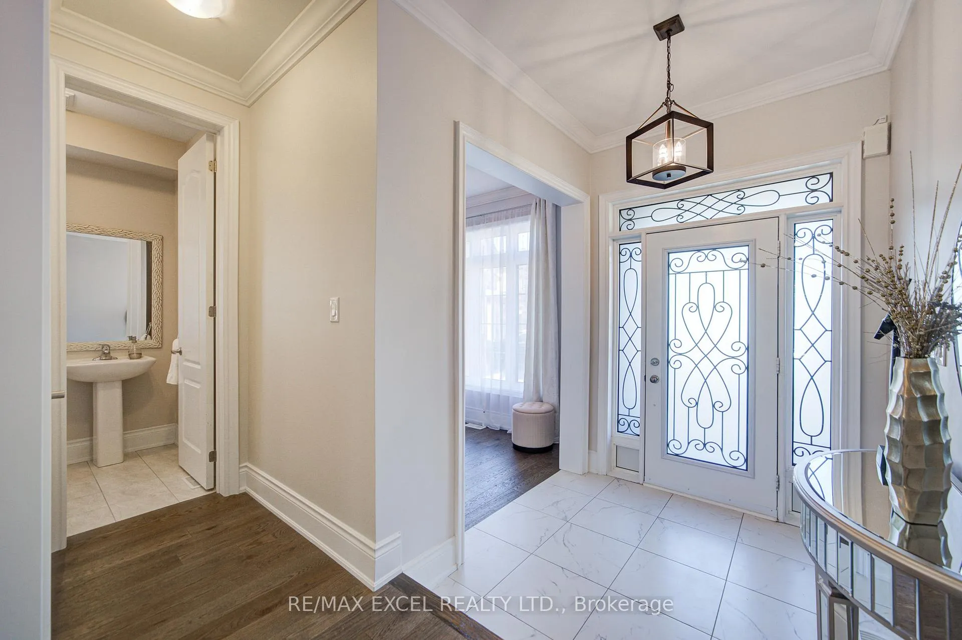 Photo 10 of 46 Bolsby Court, Aurora, Rural Aurora — HOMEH