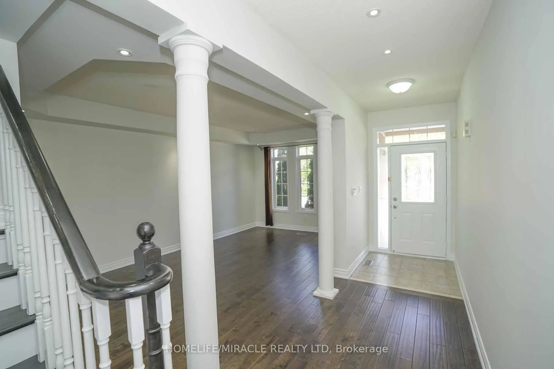 Photo 5 of 20 Cragg Crescent, Ajax, Northwest Ajax — HOMEH