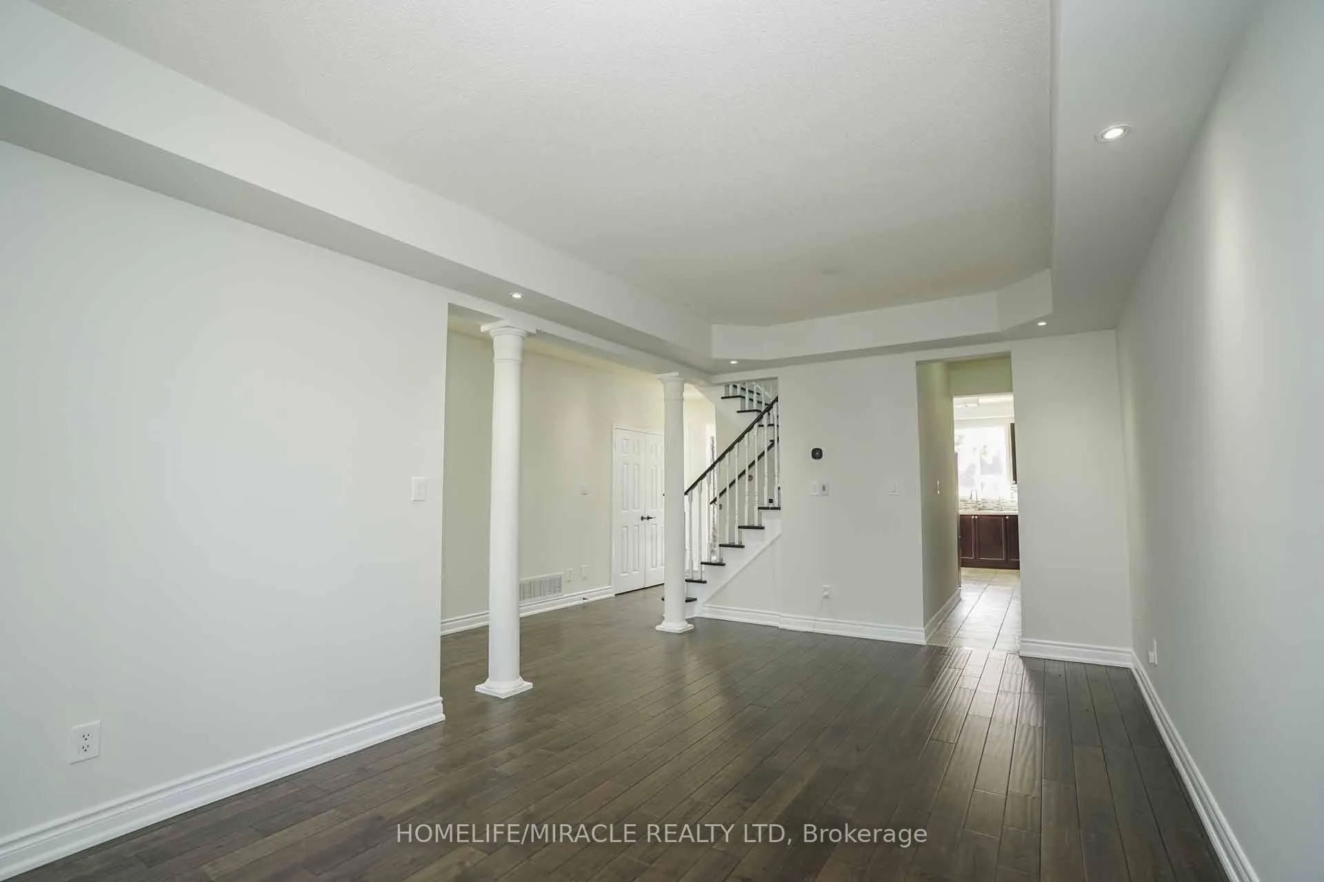 Photo 7 of 20 Cragg Crescent, Ajax, Northwest Ajax — HOMEH