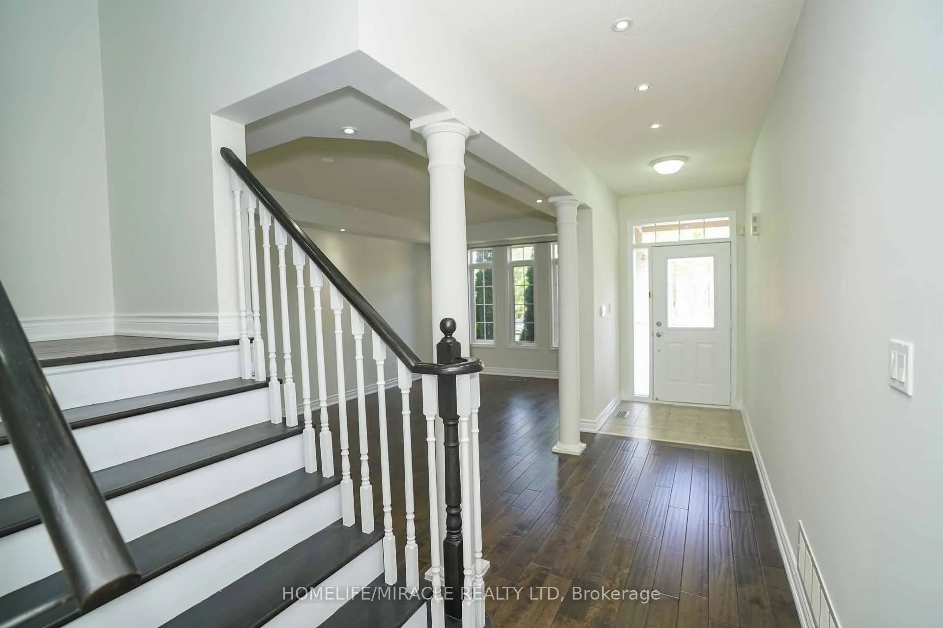 Photo 8 of 20 Cragg Crescent, Ajax, Northwest Ajax — HOMEH