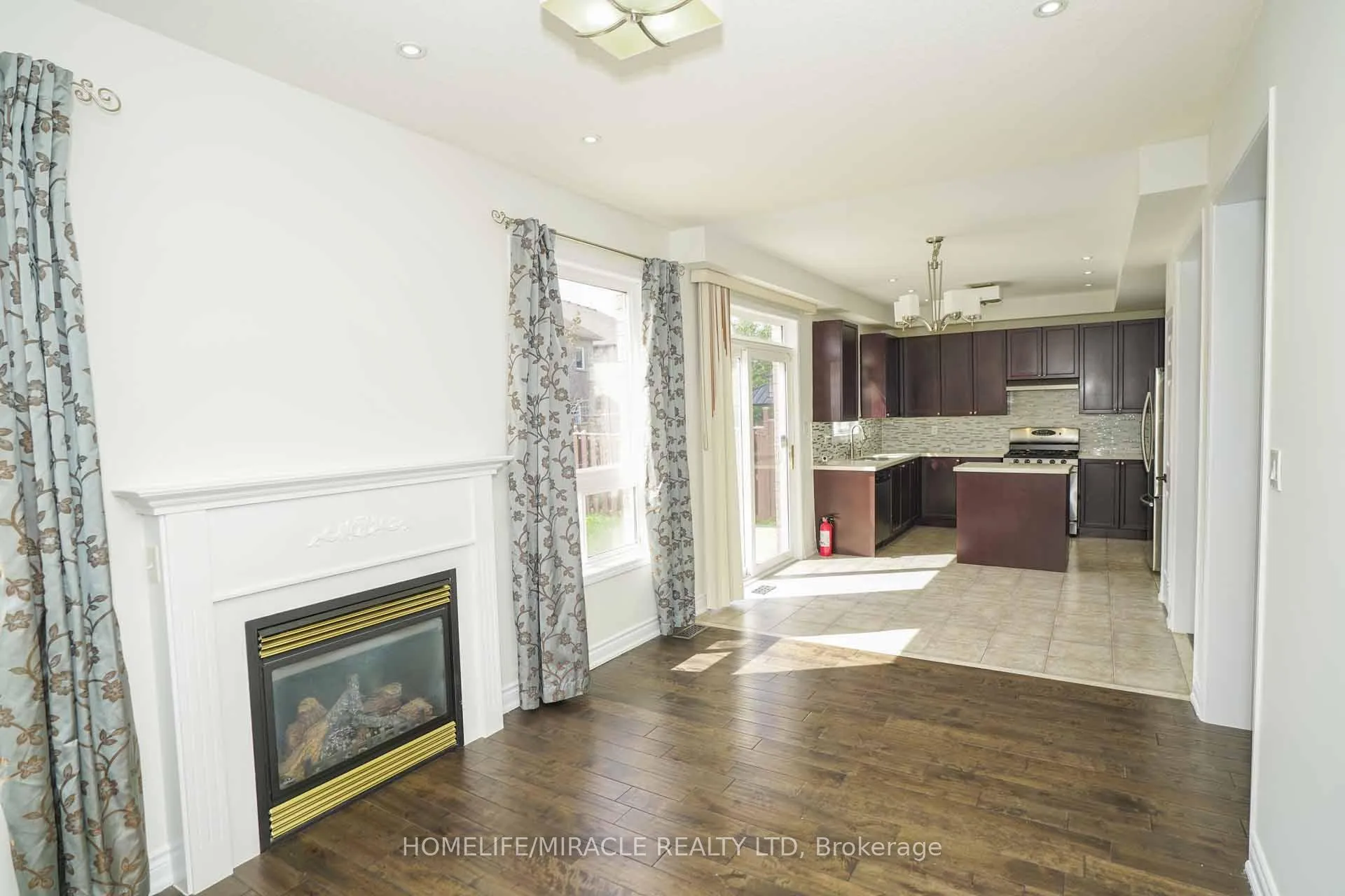 Photo 12 of 20 Cragg Crescent, Ajax, Northwest Ajax — HOMEH