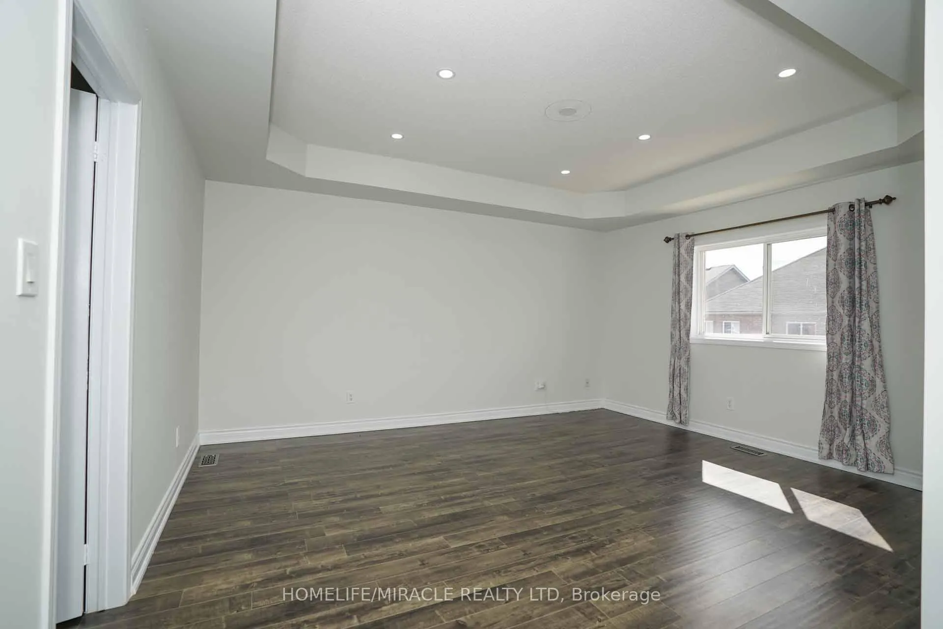 Photo 21 of 20 Cragg Crescent, Ajax, Northwest Ajax — HOMEH