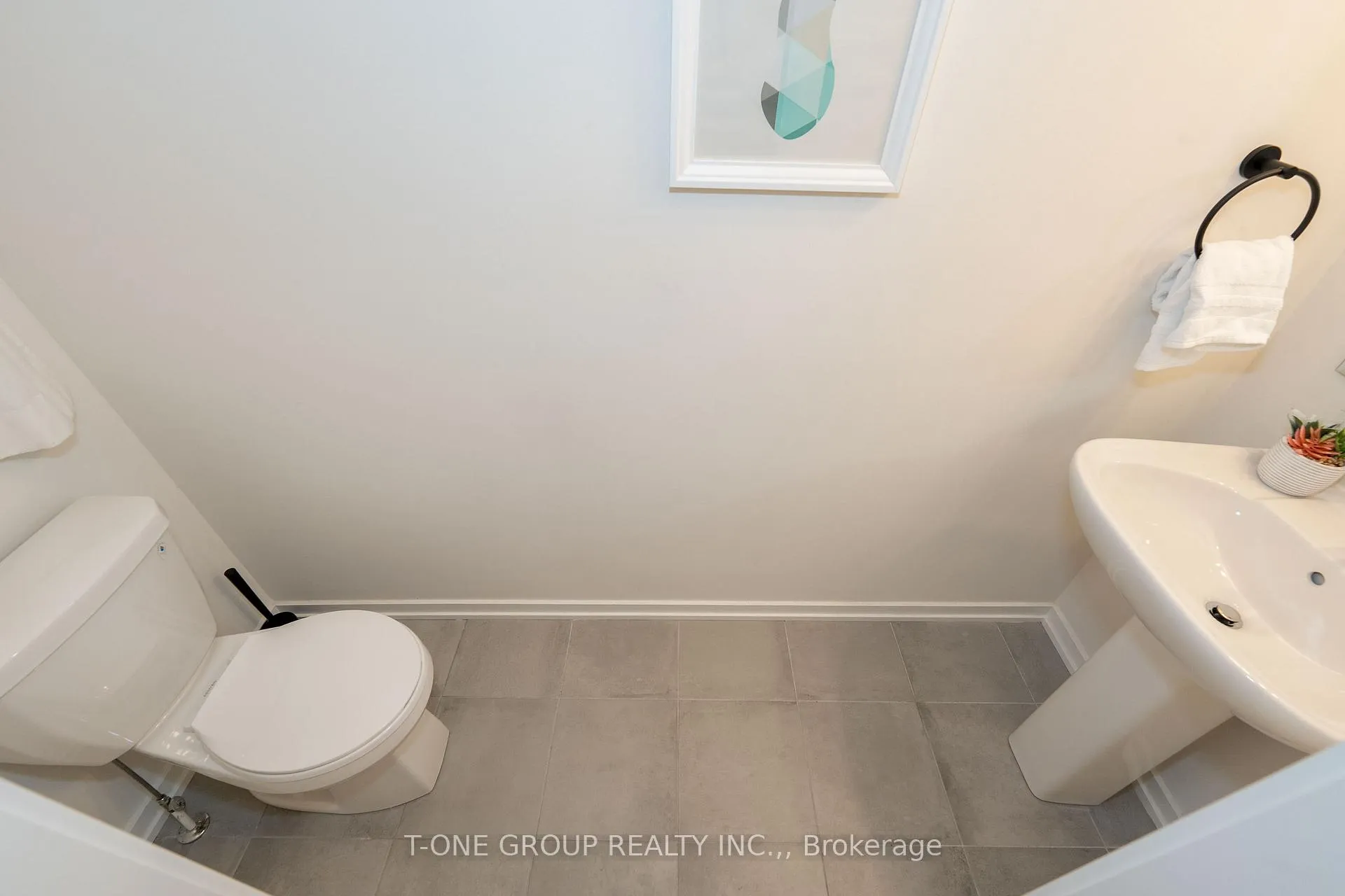 Photo 5 of 21 Rattenbury Road, Vaughan, Patterson — HOMEH