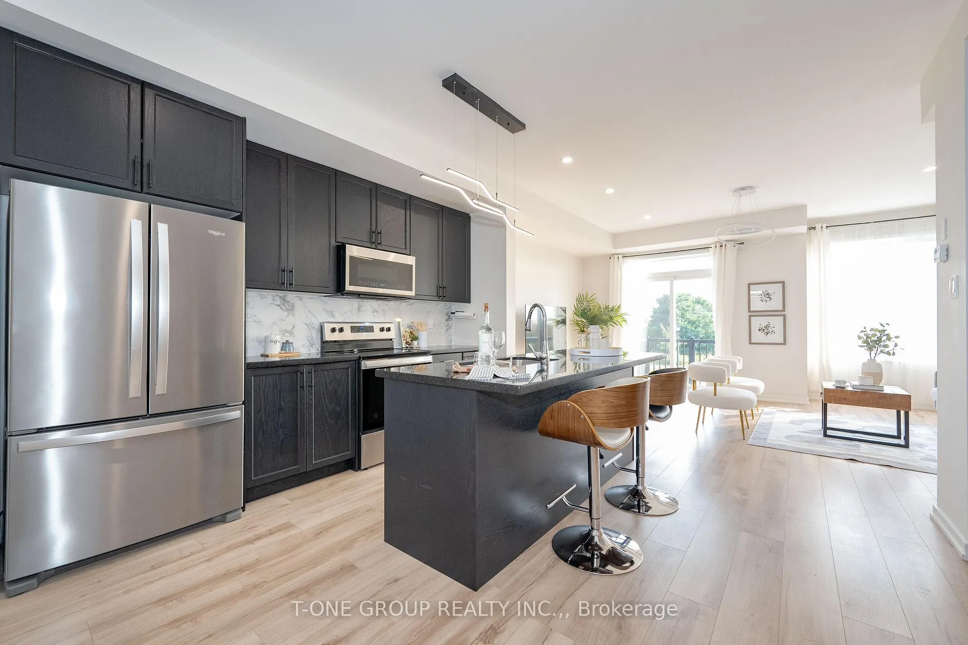 Photo 6 of 21 Rattenbury Road, Vaughan, Patterson — HOMEH