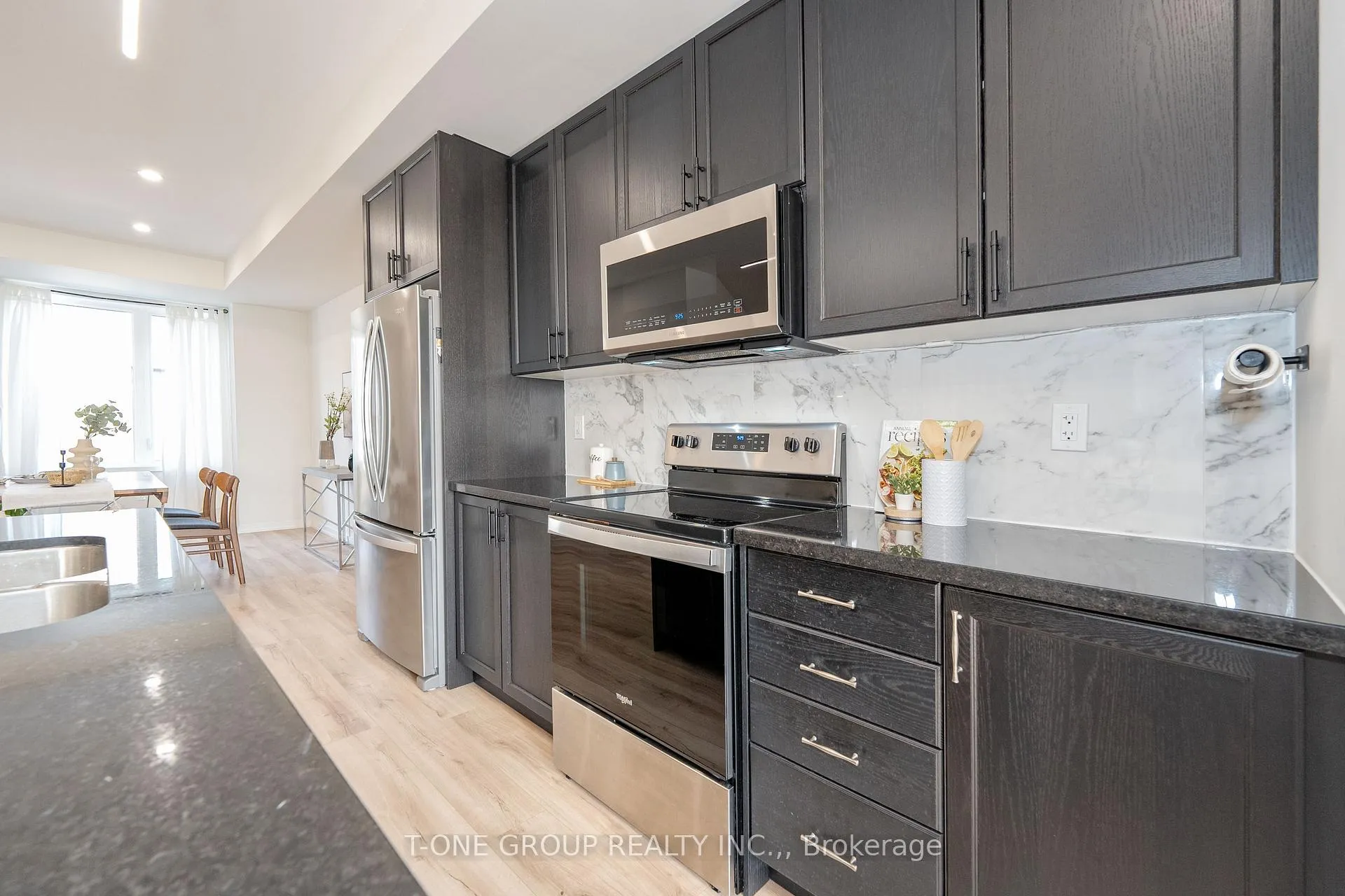 Photo 10 of 21 Rattenbury Road, Vaughan, Patterson — HOMEH