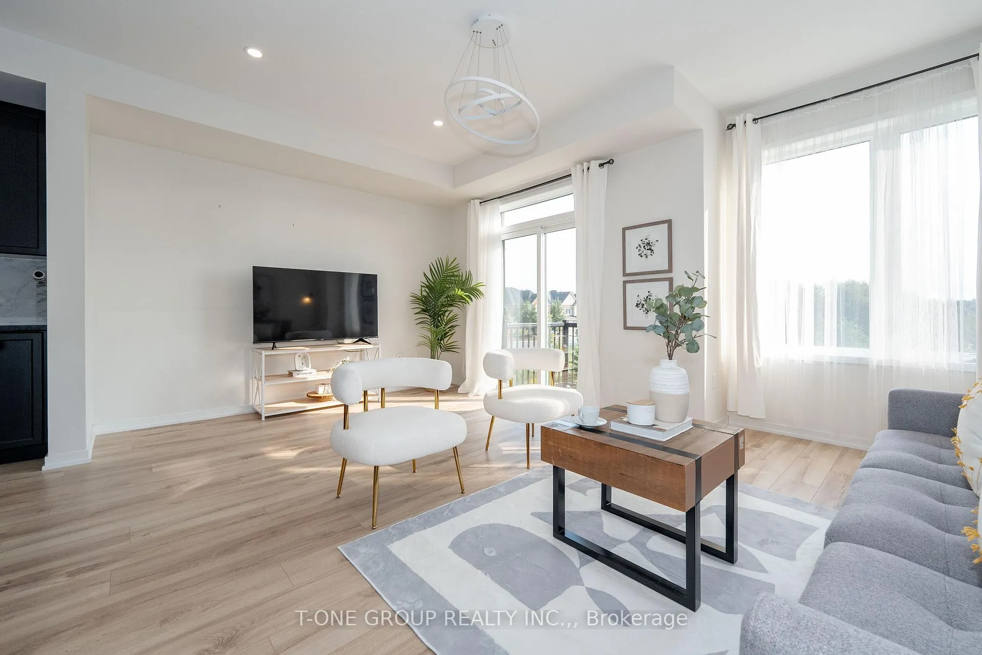 Photo 15 of 21 Rattenbury Road, Vaughan, Patterson — HOMEH