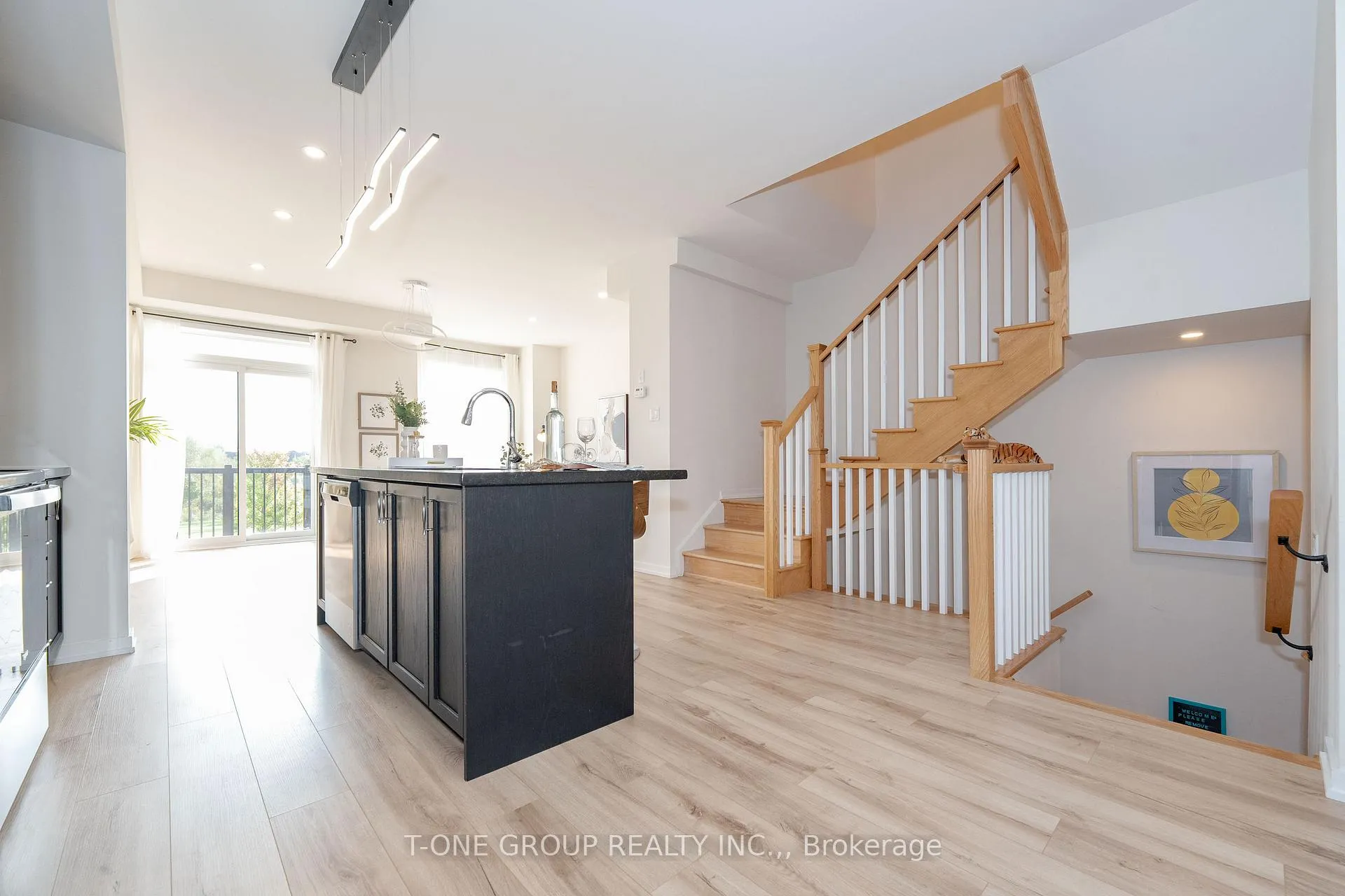 Photo 17 of 21 Rattenbury Road, Vaughan, Patterson — HOMEH