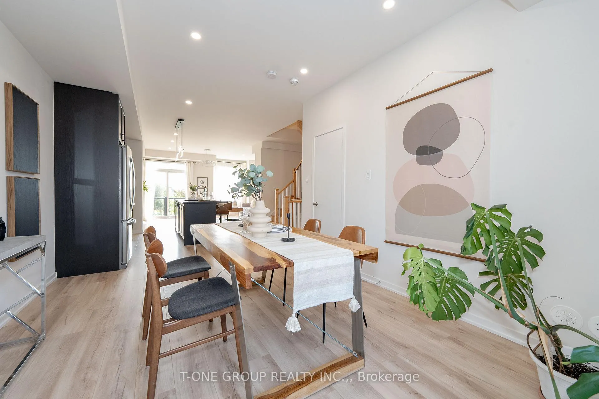 Photo 18 of 21 Rattenbury Road, Vaughan, Patterson — HOMEH