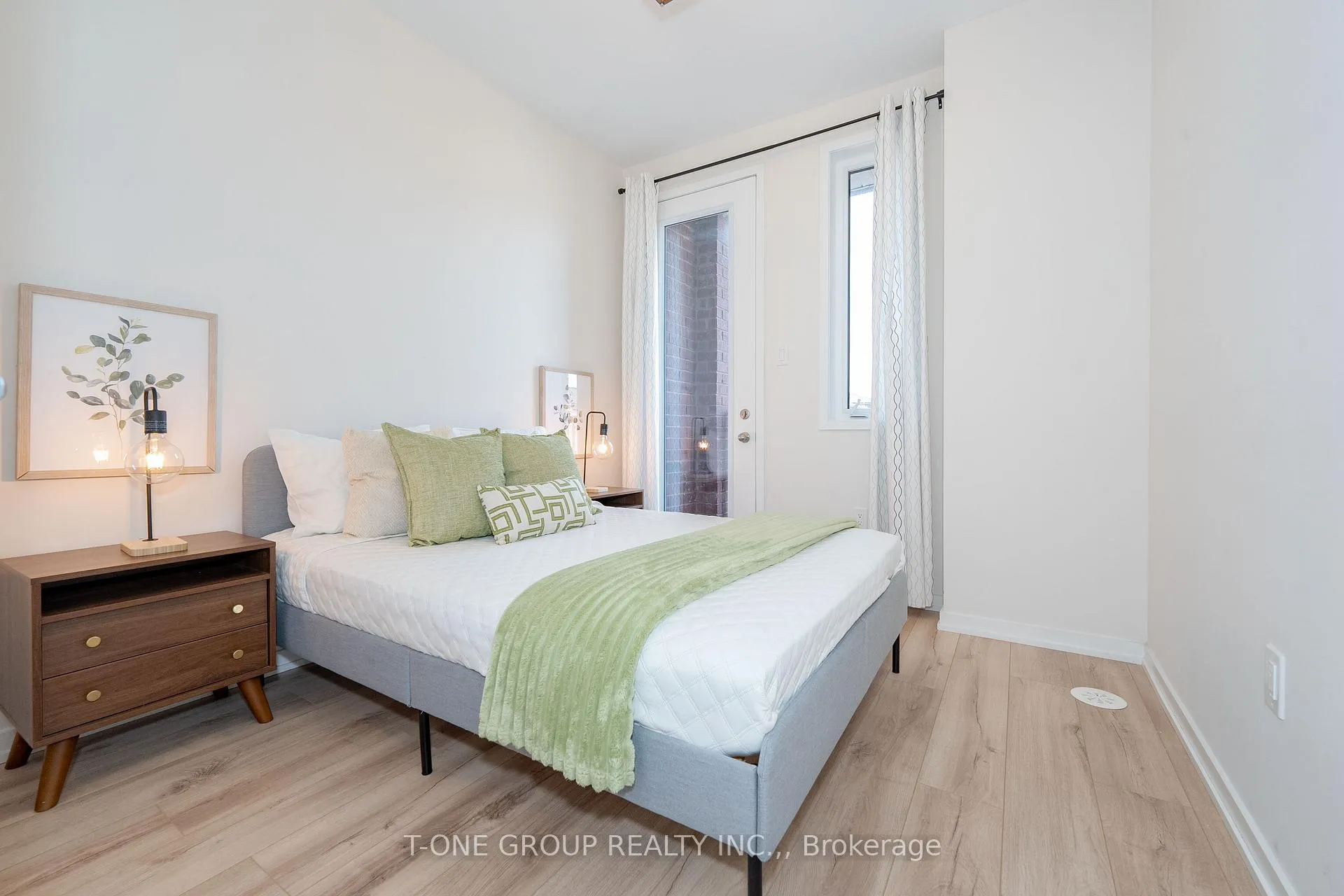 Photo 23 of 21 Rattenbury Road, Vaughan, Patterson — HOMEH