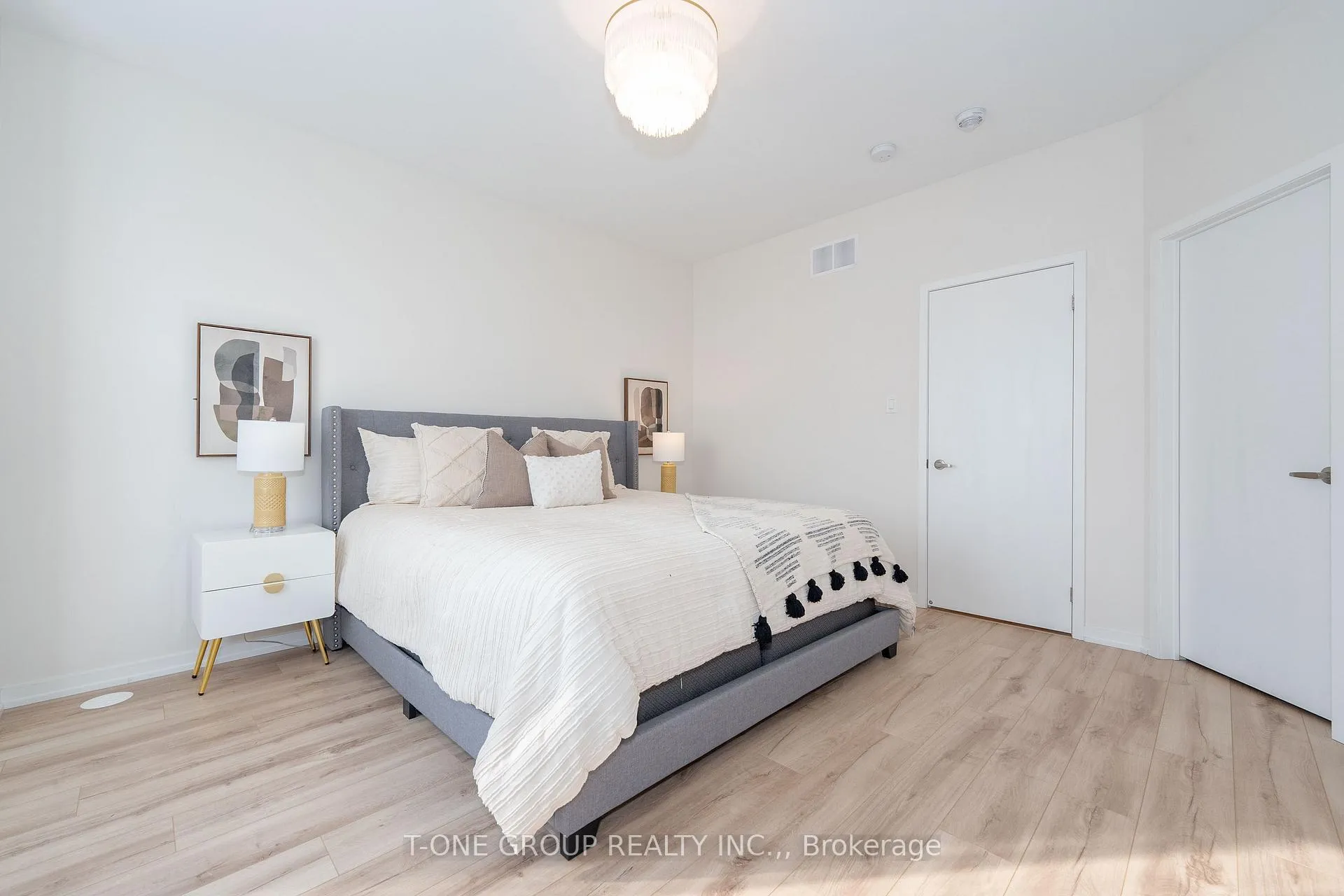 Photo 28 of 21 Rattenbury Road, Vaughan, Patterson — HOMEH