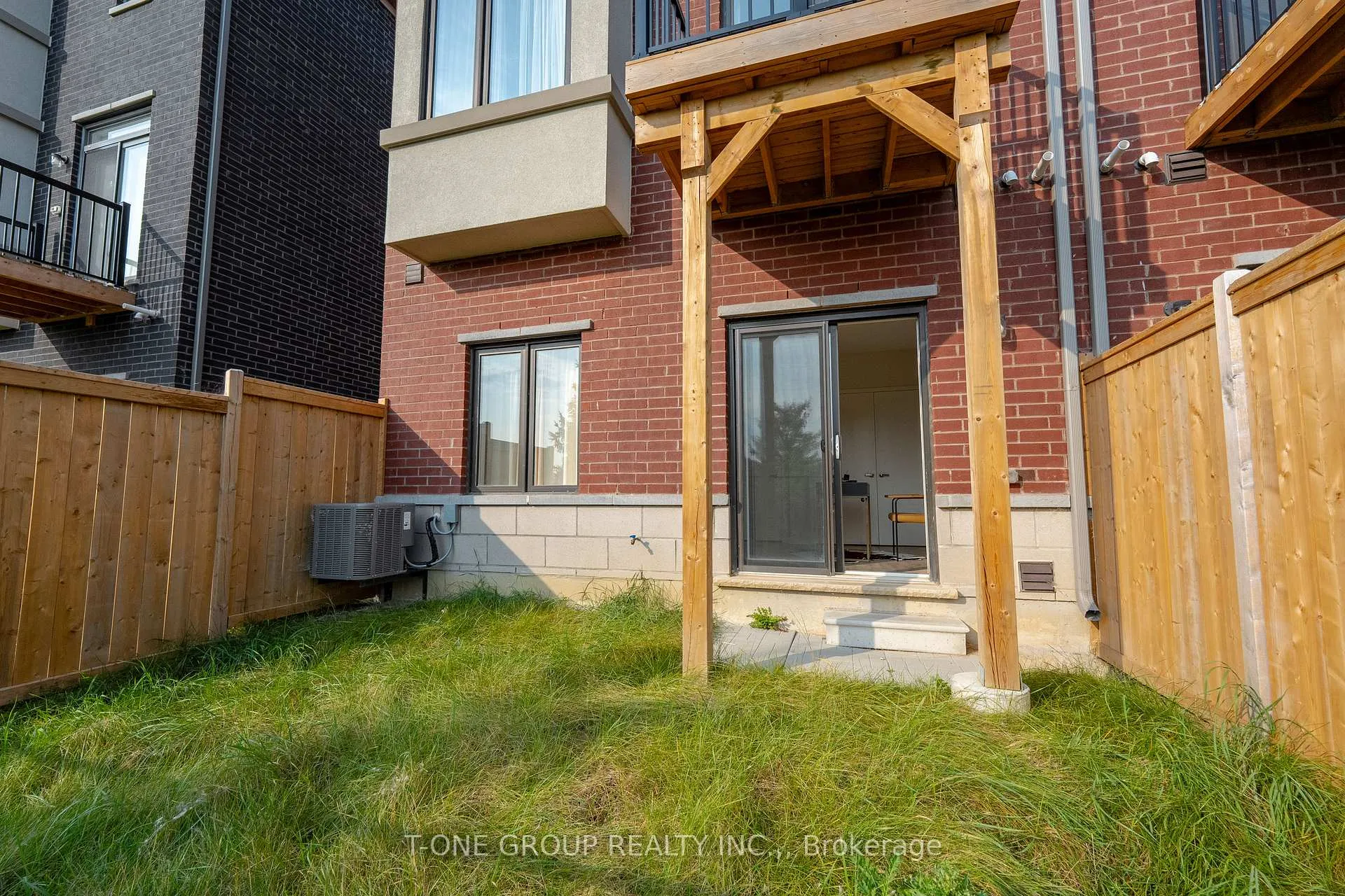 Photo 38 of 21 Rattenbury Road, Vaughan, Patterson — HOMEH